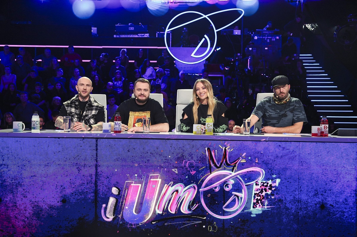 Cosmin Natanticu s-a transformat în Dracula la „iUmor”. Cheloo a reacționat: „Aveți nevoie de un consilier?”