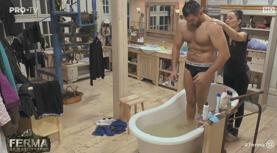 Ce au făcut Brigitte Sfăt și Florin Pastramă în baie, după ce el a pierdut duelul pentru postul de fermier șef | FOTO