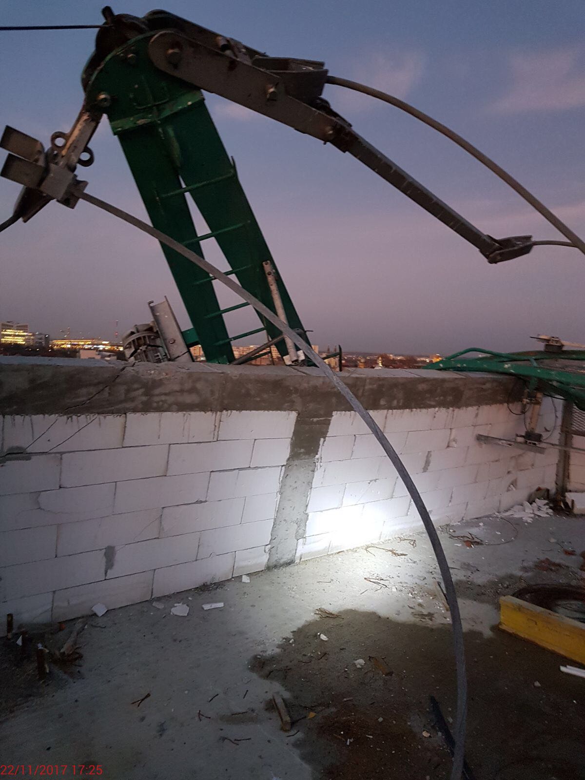 Macara prăbușită pe șantierul noului spital de copii din Timișoara| GALERIE FOTO
