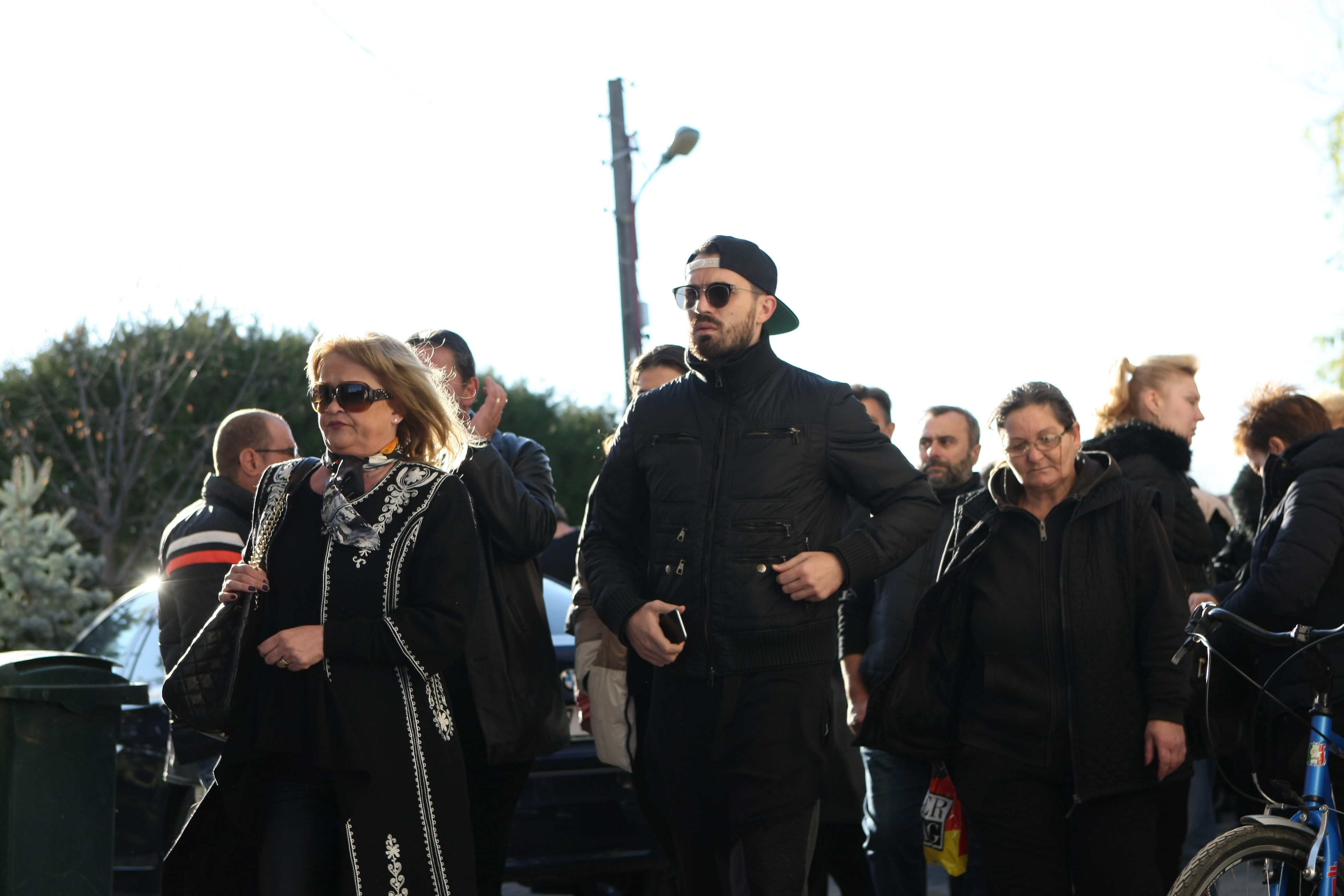 Daniel Prodan a fost înmormântat, azi, la cimitirul Sf. Ilie din Voluntari. Promisiune în lacrimi făcută de Gică Popescu: ”Îți vom îndeplini visul” | GALERIE FOTO