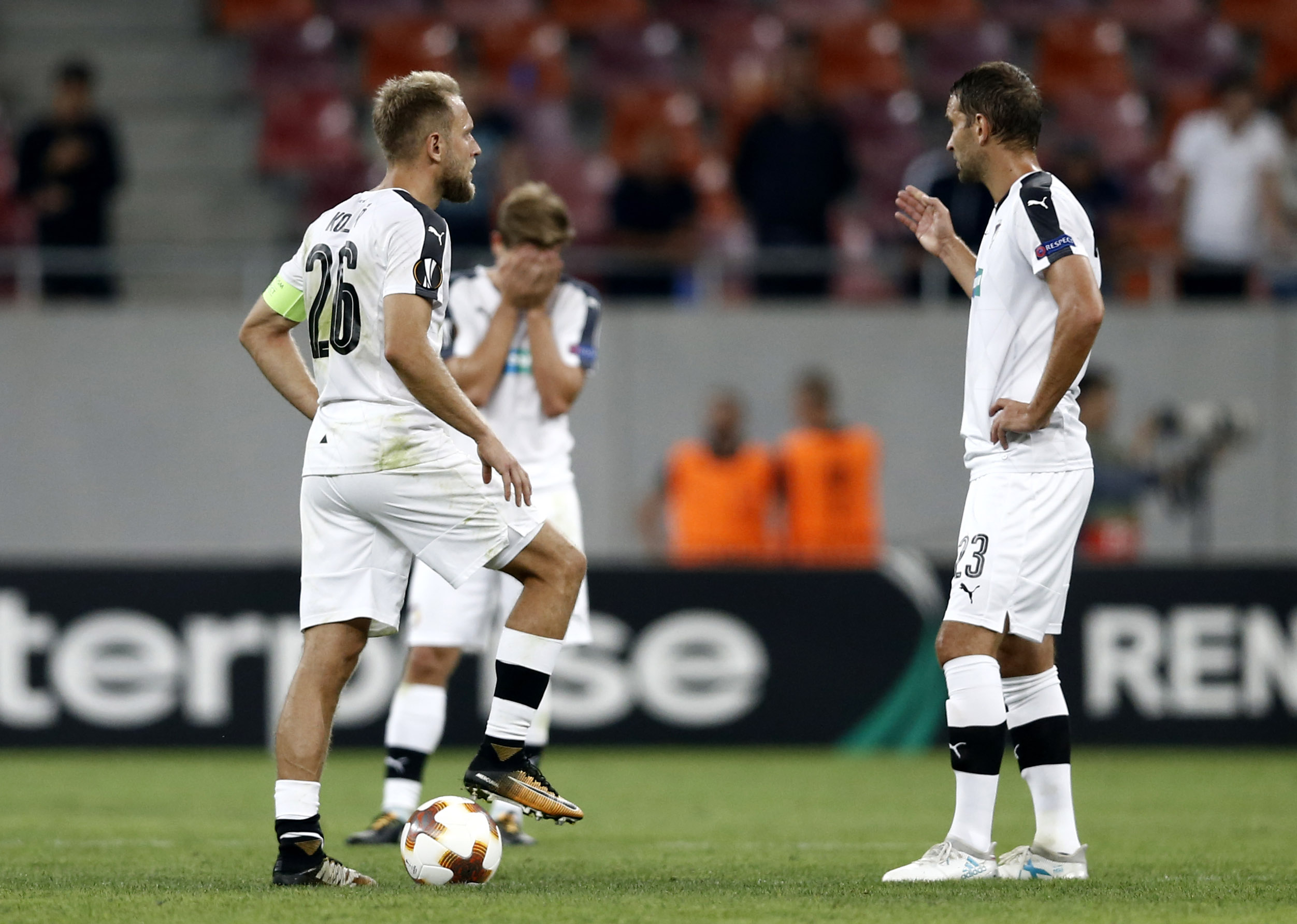 Liga Europa, FCSB - Viktoria Plzen 3-0. Seară glorioasă. Se ridică steaua lui Dică. Dublă de efect pentru Budescu. Trupa lui Becali, liderul Grupei G