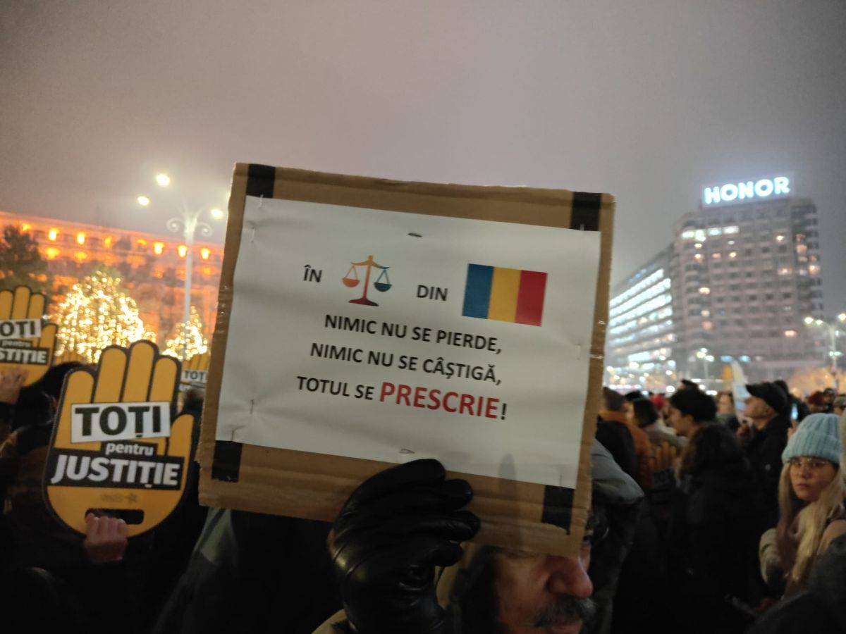 Generația Z, printre cei 4.000 de oameni prezenți în București la protestul pentru reformă în Justiție