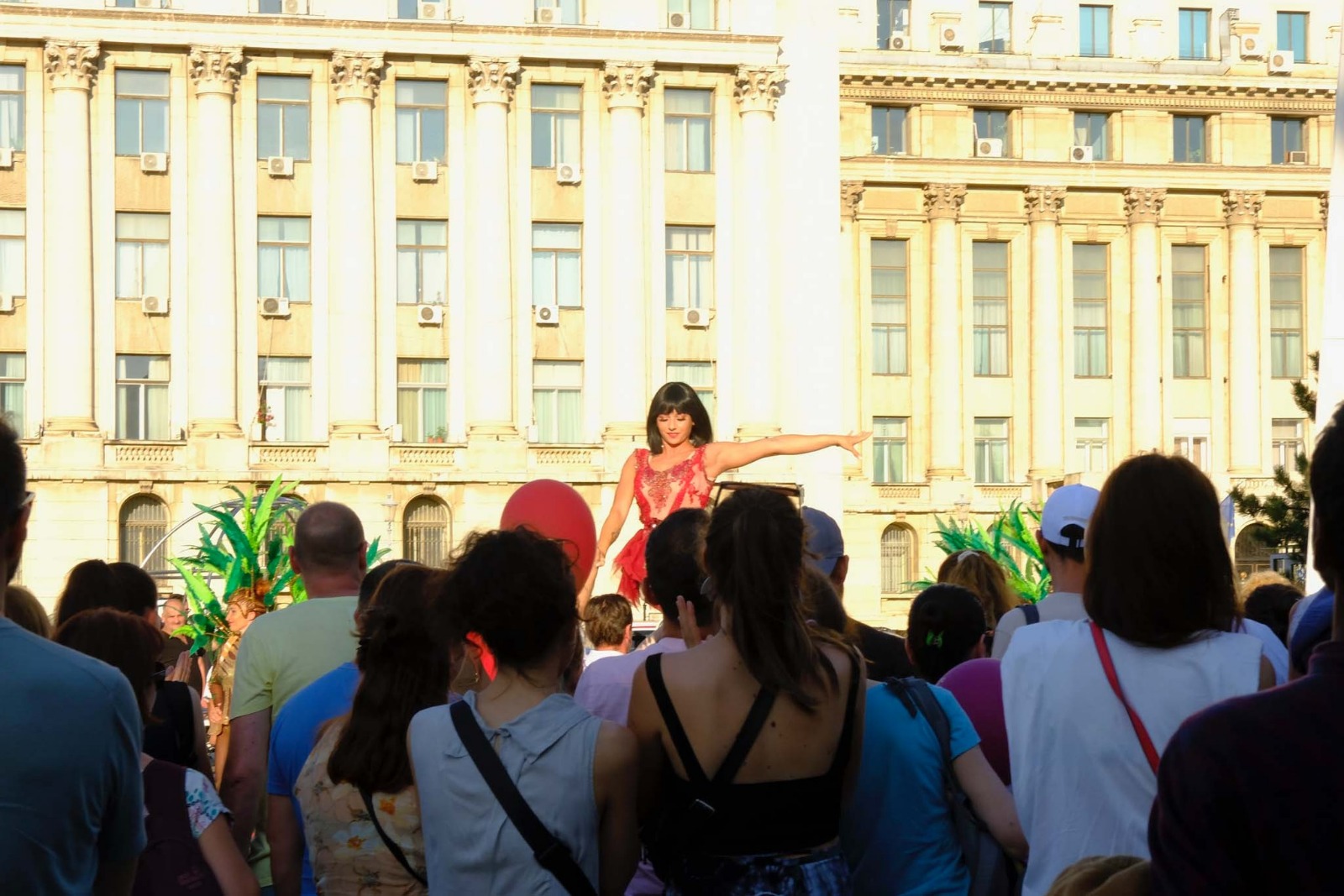 Weekend muzical pe Calea Victoriei, la „Străzi deschise”, cu miniconcerte pop, pop-rock, hip-hop, jazz și funk