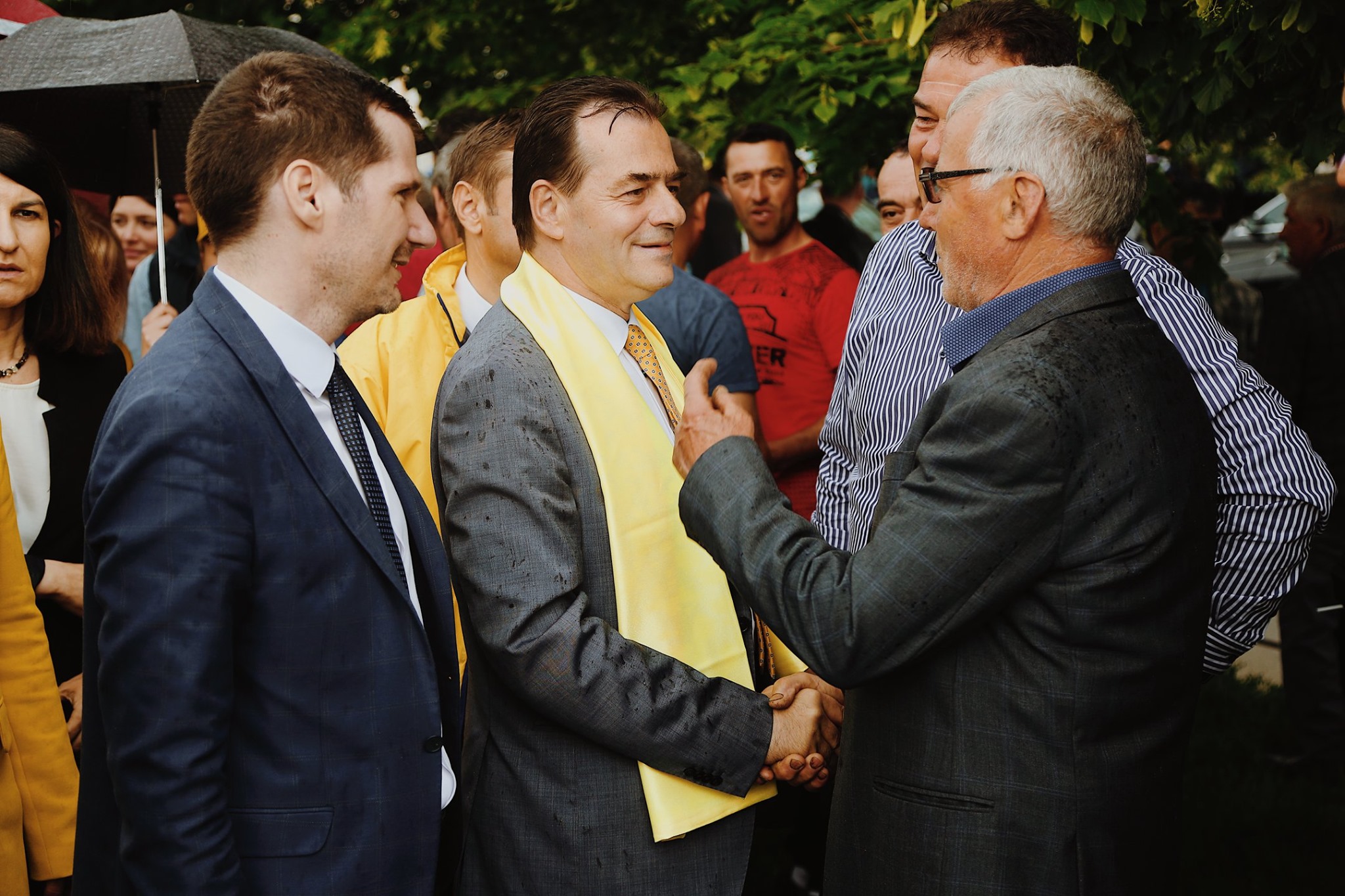 FOTO | Miting PNL la Focşani. Atac dur al lui Ludovic Orban: "Zilele lui Oprişan s-au terminat. Portofele, nu uita, Vrancea nu mai e a ta!"