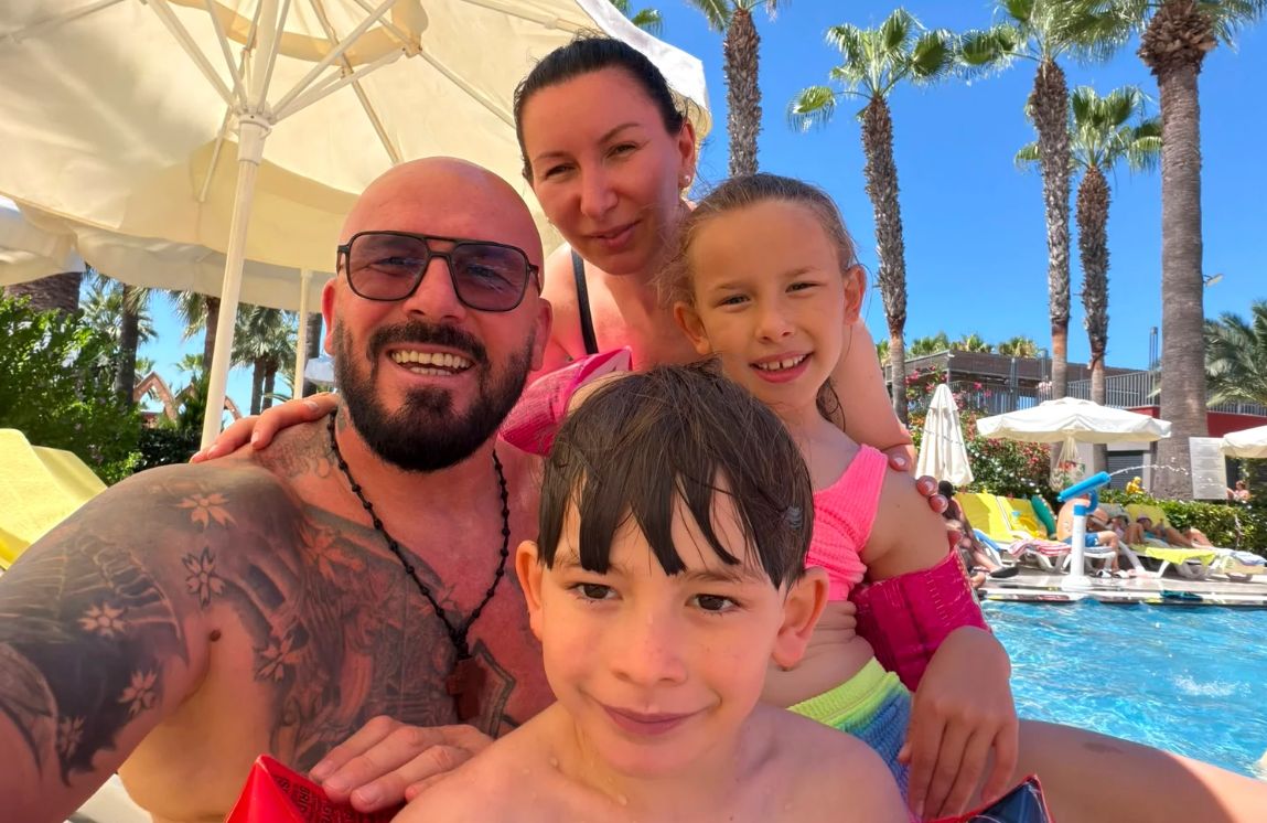 Ce a pățit Cătălin Zmărăndescu în vacanța din Turcia: „La ora 7 dimineața simt o prezență lângă pat. Încercam să-mi dau seama ce se întâmplă”