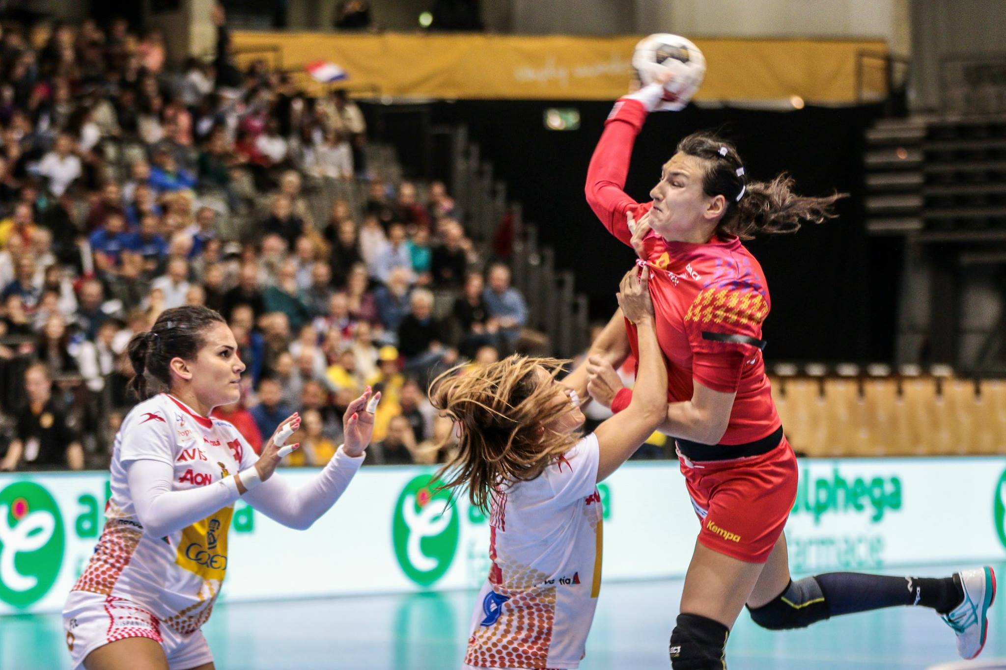 LIVE&VIDEO România - Angola, la Campionatul Mondial de handbal feminin 2017. Egal la pauză, chinurile facerii pentru succes! Joc împiedicat, echipa din Africa a condus și la patru goluri! Dar avem 4 victorii din 4