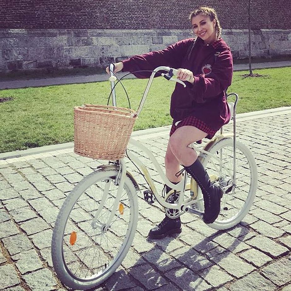 Artistele din România care nu pot trăi fără să facă sport. Lidia Buble e fostă campioană națională, iar Lora merge și noaptea să înoate!