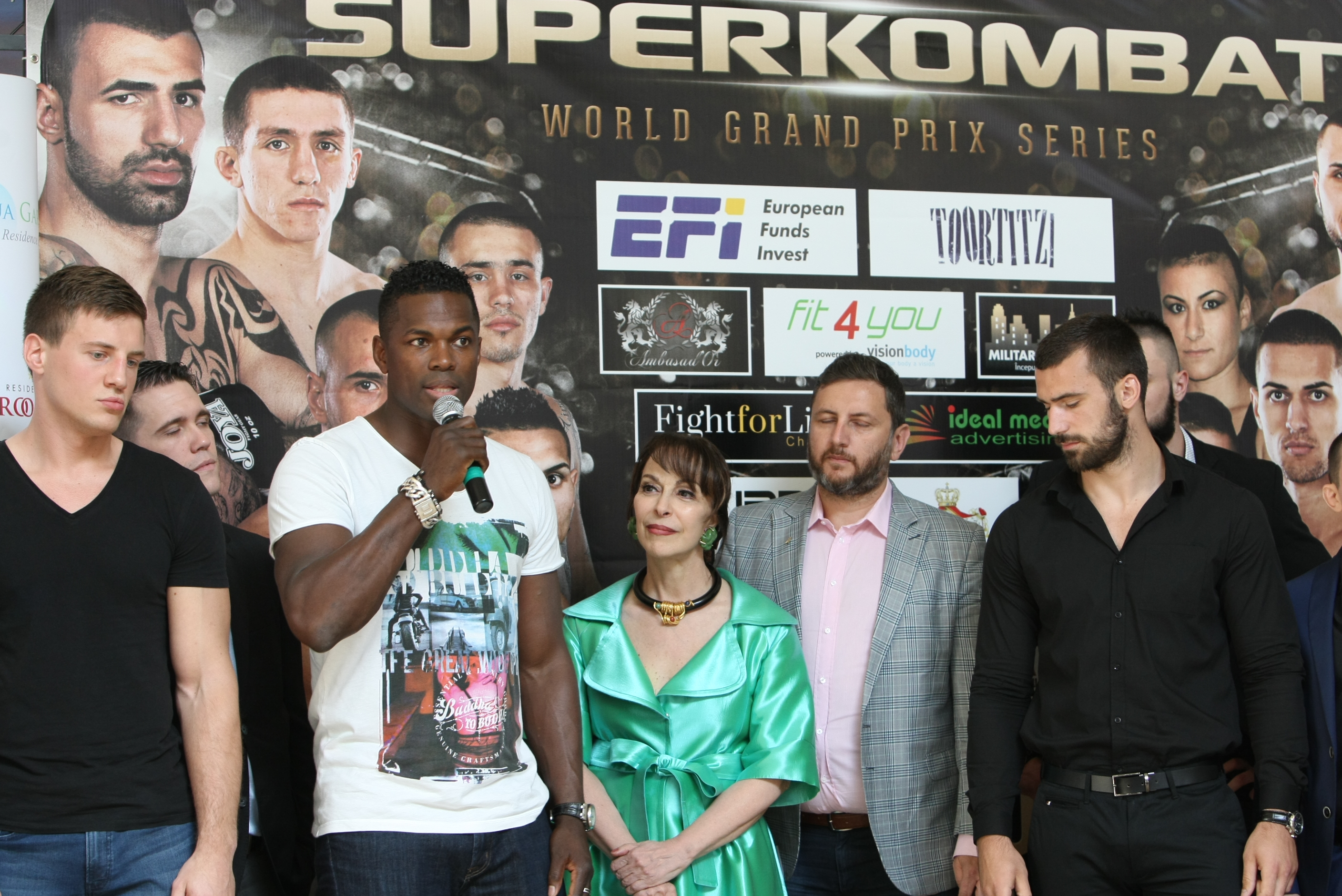 Luptătorii de la Superkombat București au trecut cu bine de proba cântarului oficial / GALERIE FOTO