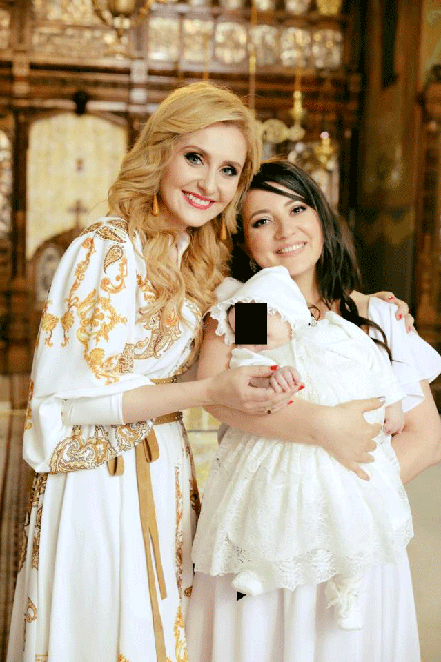 Alina Sorescu, nașă de botez. Ce ținută frumoasă a purtat vedeta | FOTO