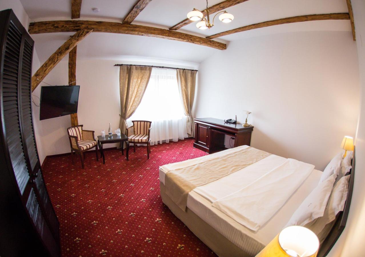 Cât costă să petreci Revelionul la hotelul din Brașov al Simonei Halep. Prețurile nu sunt pentru toată lumea