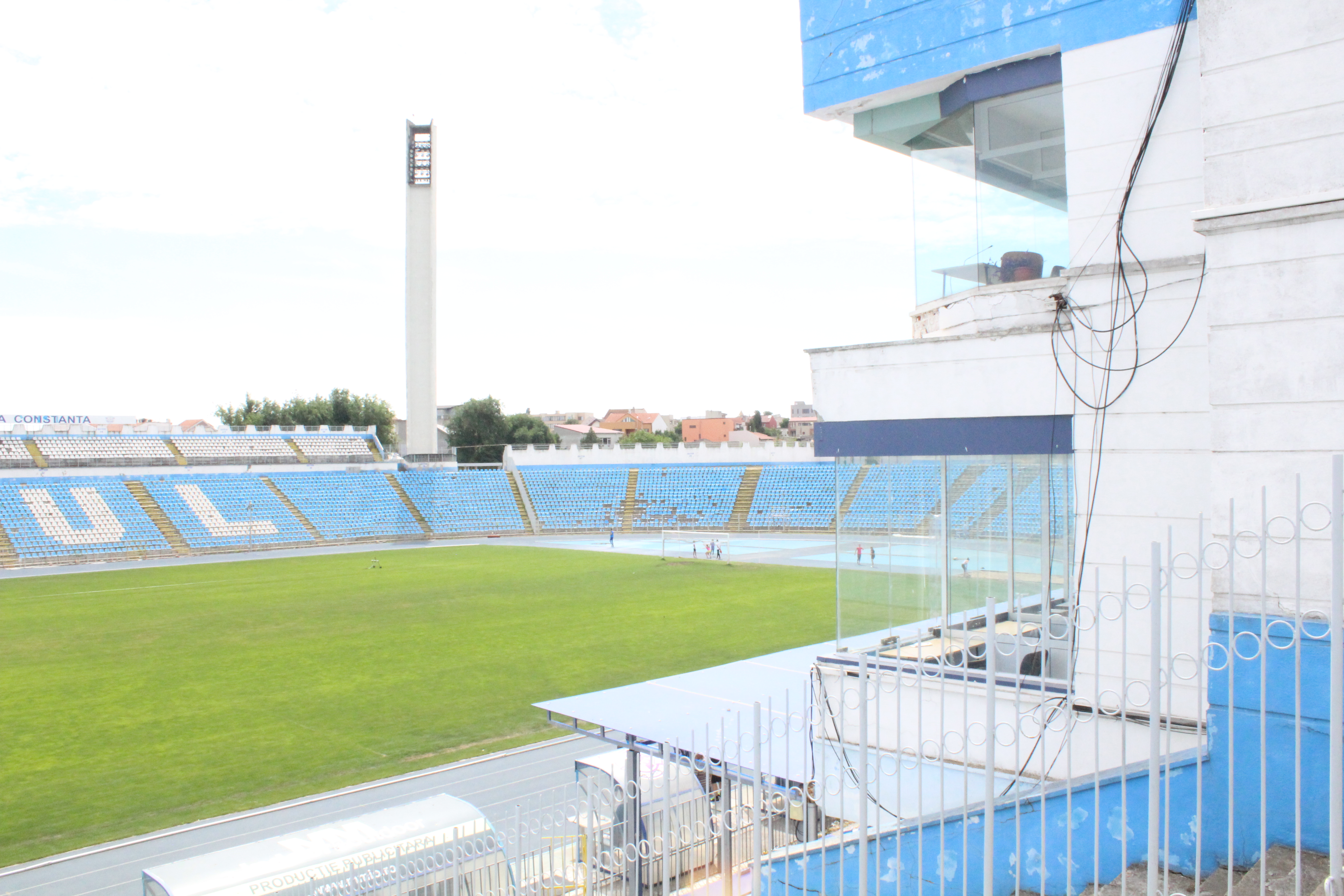 Supercupa de pe 8 iulie, pe un stadion ca după bombardament / FOTO