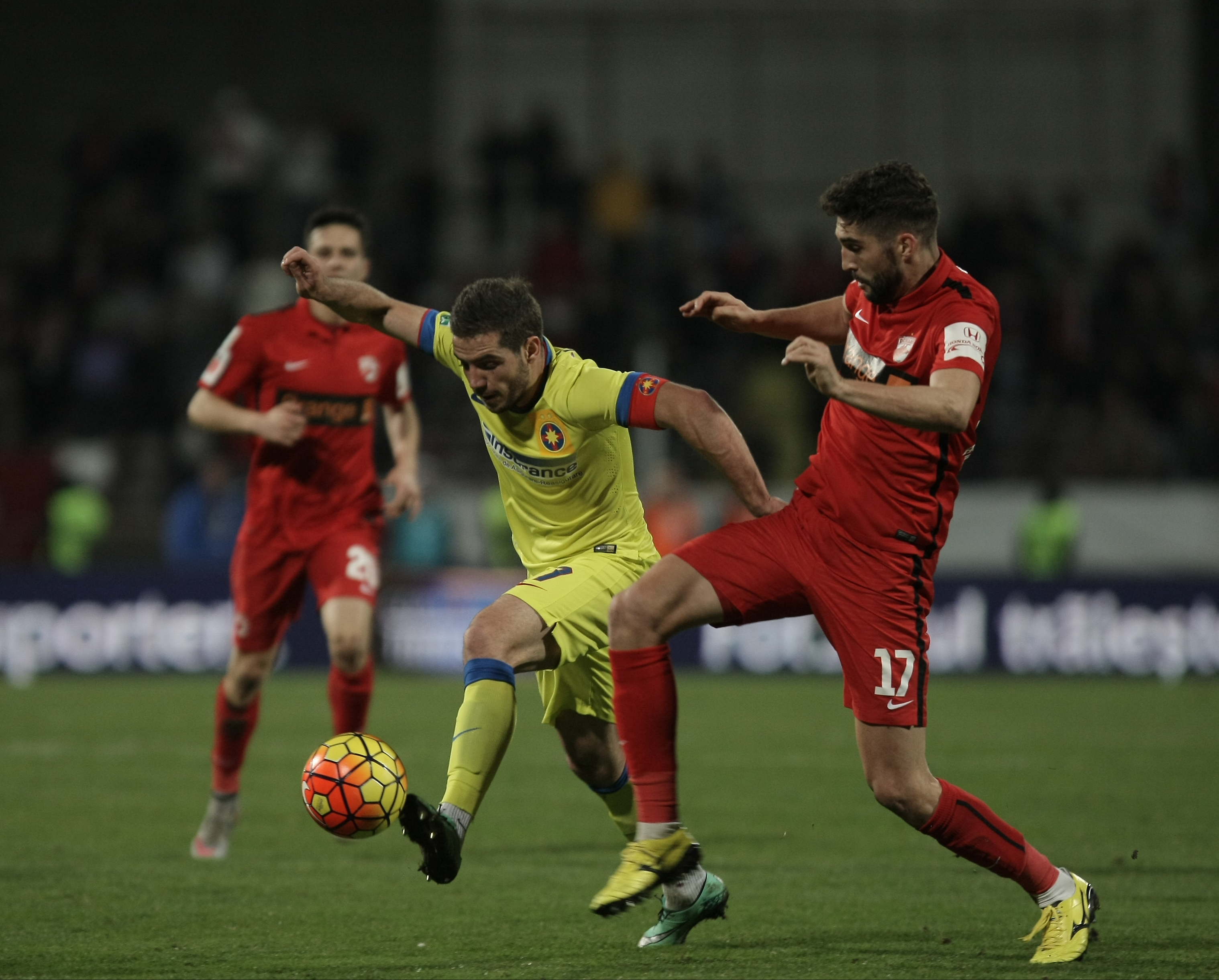 Cupa României, semifinale (tur): Dinamo - Steaua 0-0 ^"Câinii roşii" au cerut două penalty-uri, Stanciu a ţintit bara! / FOTO & VIDEO