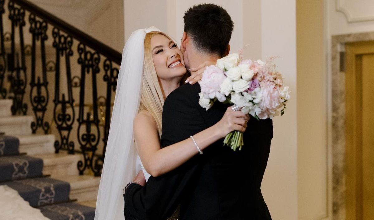 Imagini din casa de lux în care Andreea Bălan locuiește cu Victor Cornea. Vila are piscină, grădină uriașă și studio de înregistrări