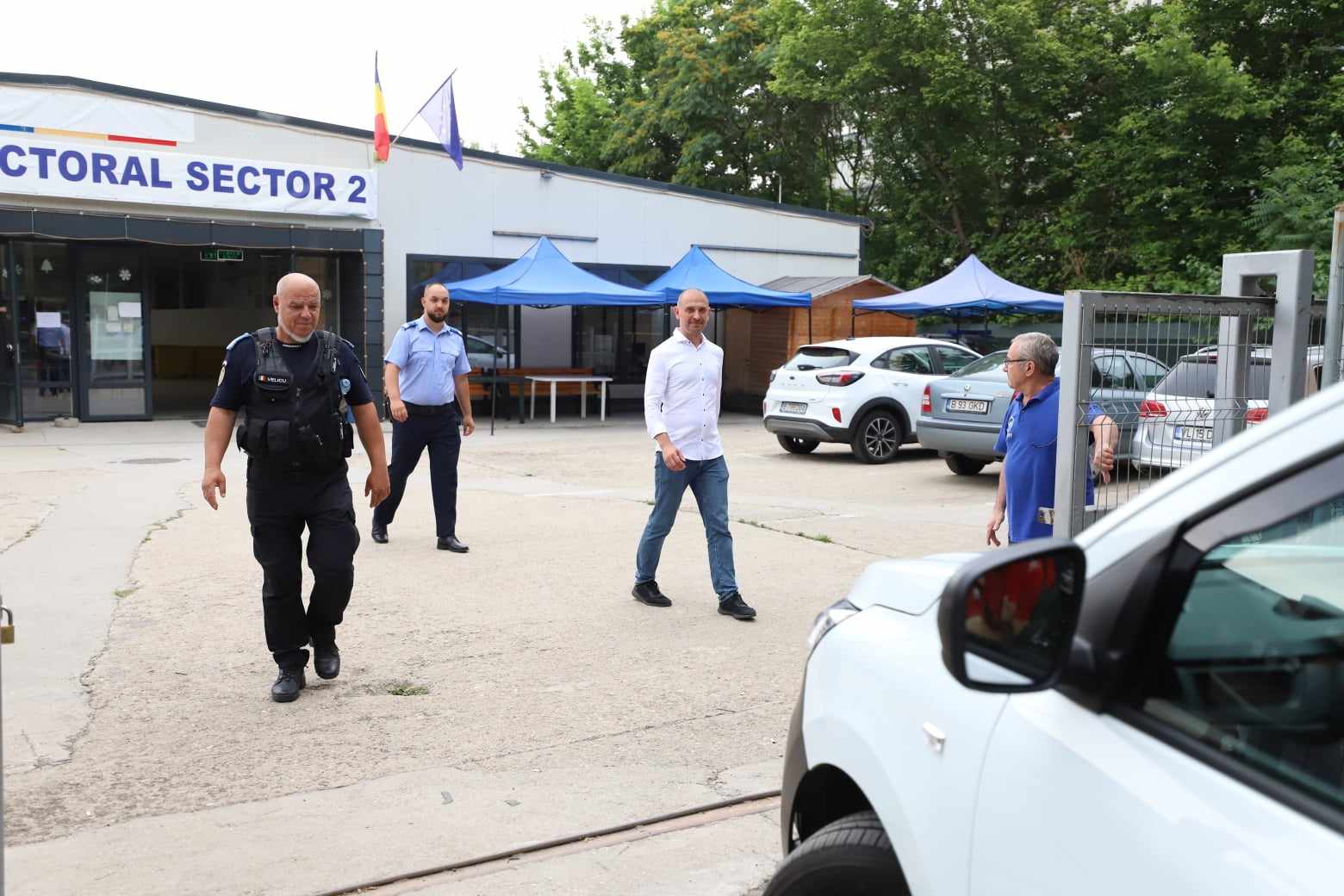 BEM a decis renumărarea voturilor la secția 352. Primarul Radu Mihaiu: „Există dovezi clare că au fost daţi bani de către candidatul PSD pentru cumpărarea de voturi”