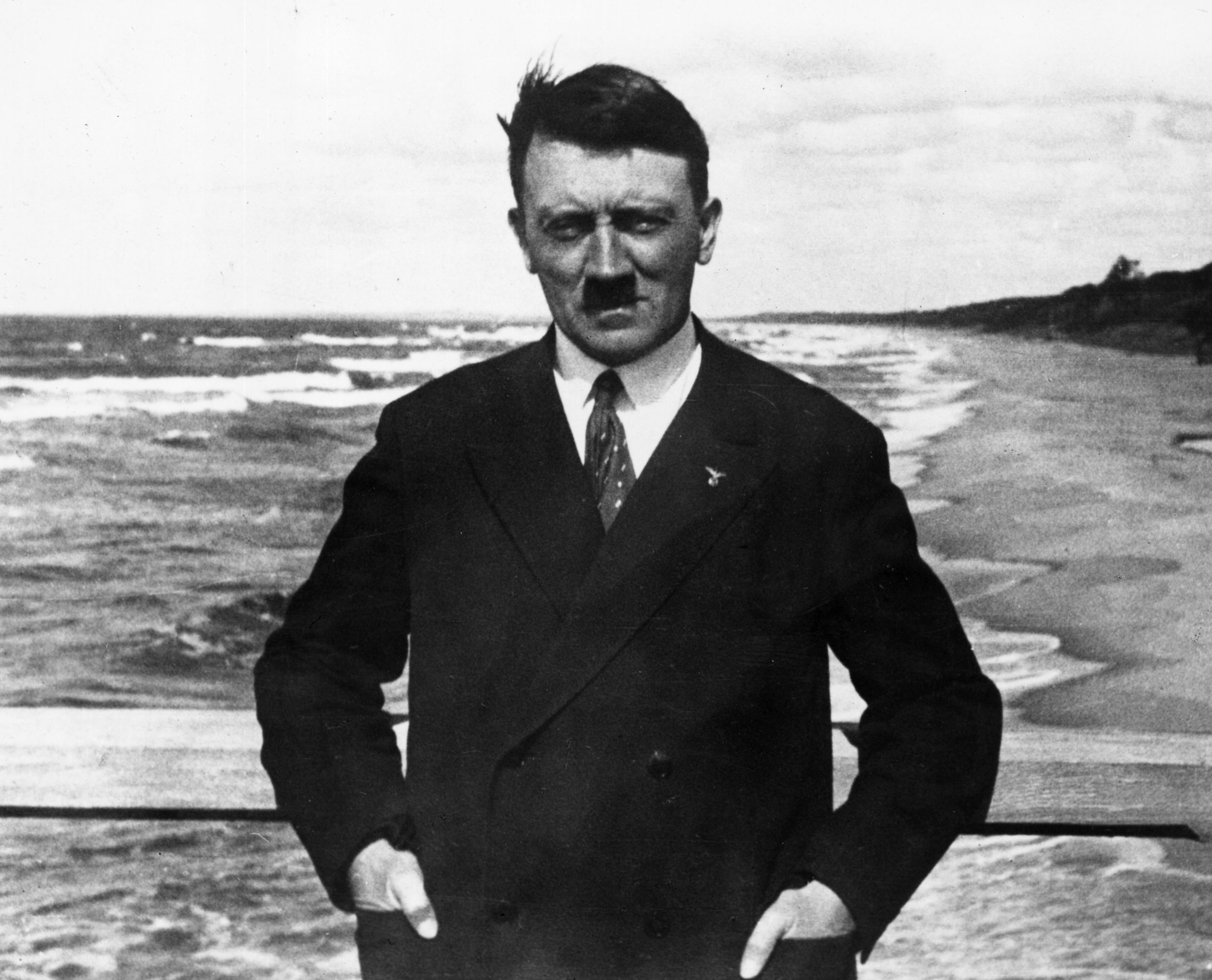 Cum a eșuat cel mai cunoscut complot de asasinare a lui Hitler. Expert:  „Al Doilea Război Mondial ar fi fost mult mai haotic și mai sângeros dacă ar fi fost ucis Hitler” 