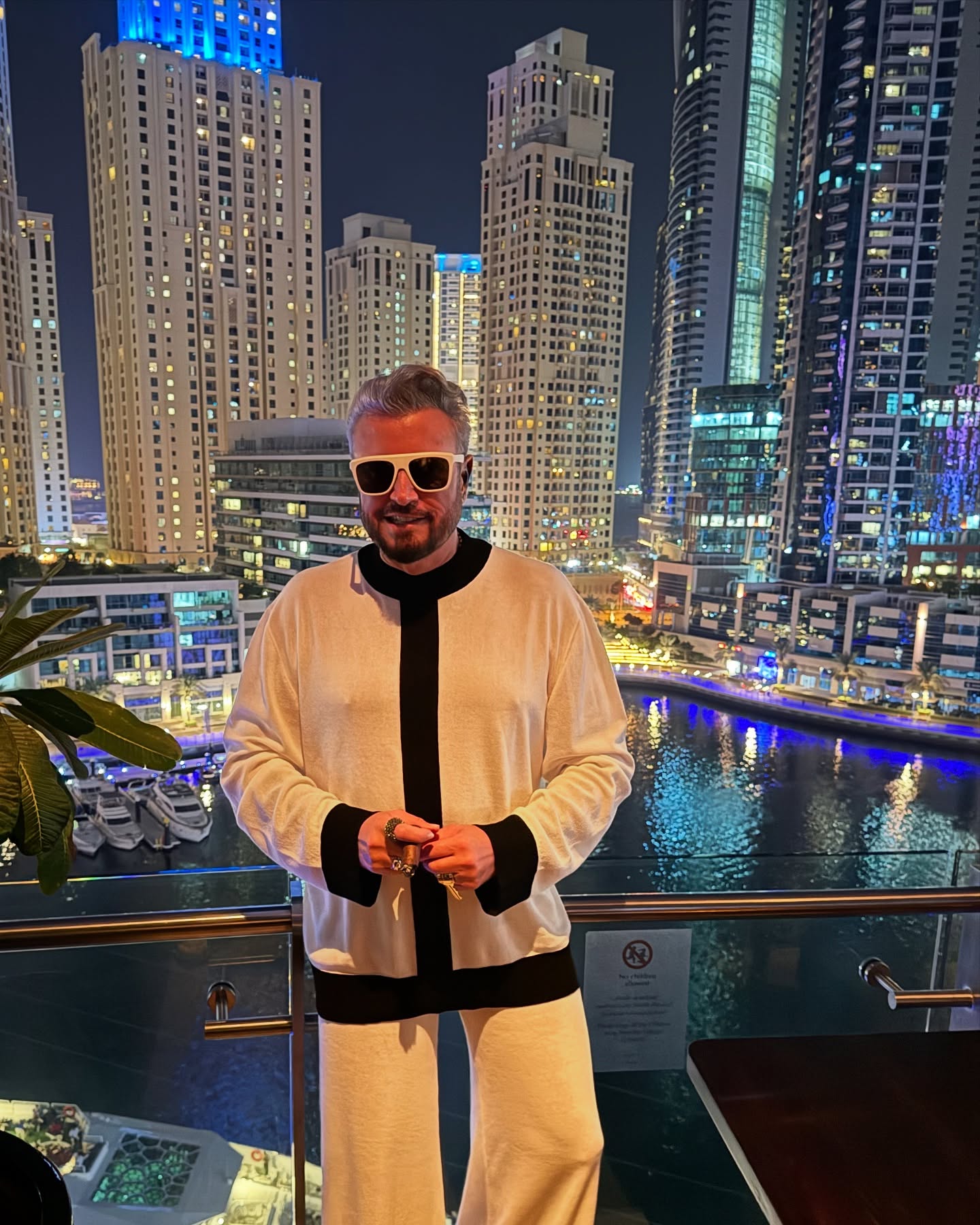 Imagini cu apartamentul lui Cătălin Botezatu din Dubai. A investit o sumă impresionantă în locuința din Emirate: „Este la etajul 54”