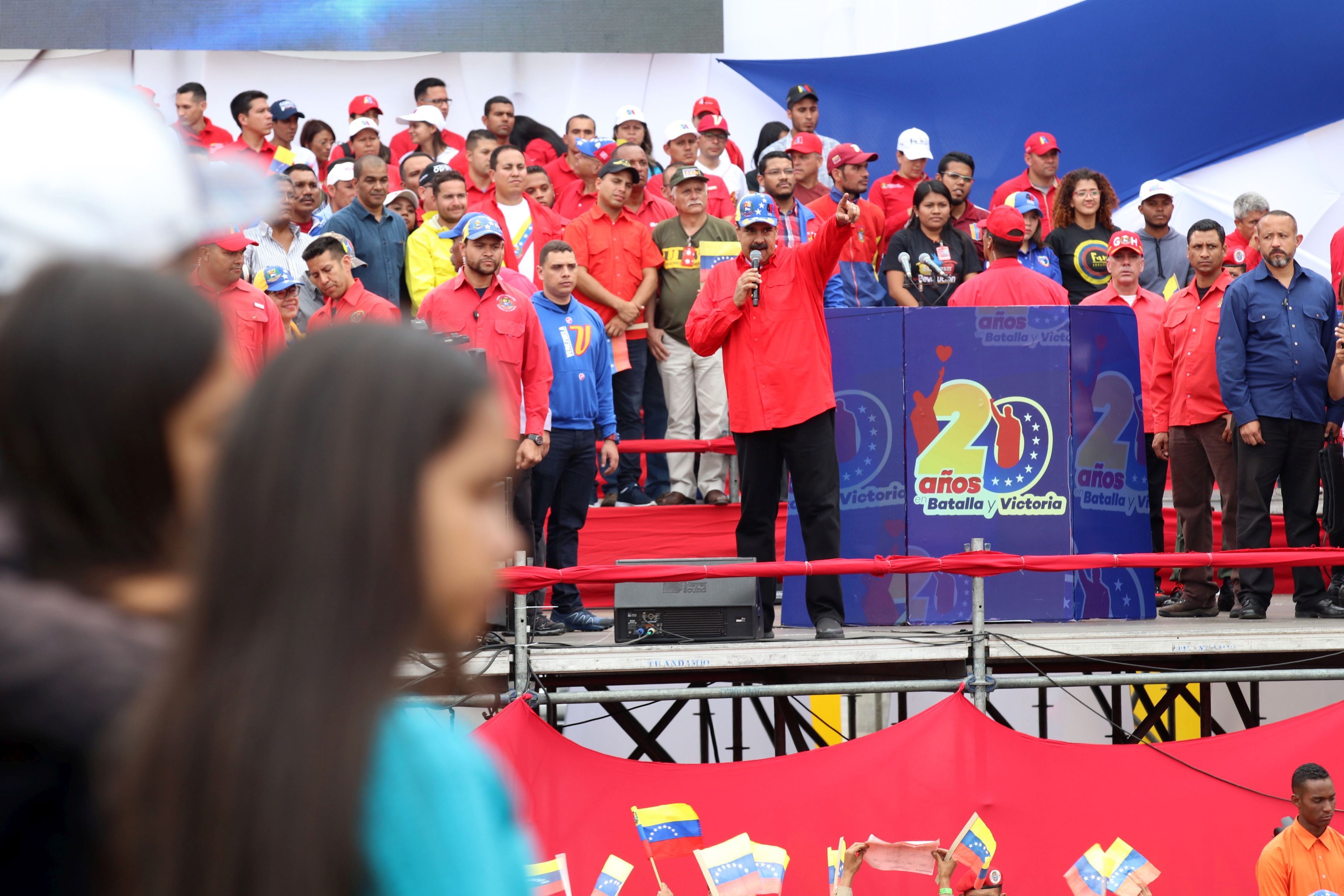 Criza din Venezuela | Străzile din Caracas, ocupate de susținătorii lui Guaido și Maduro. FOTO