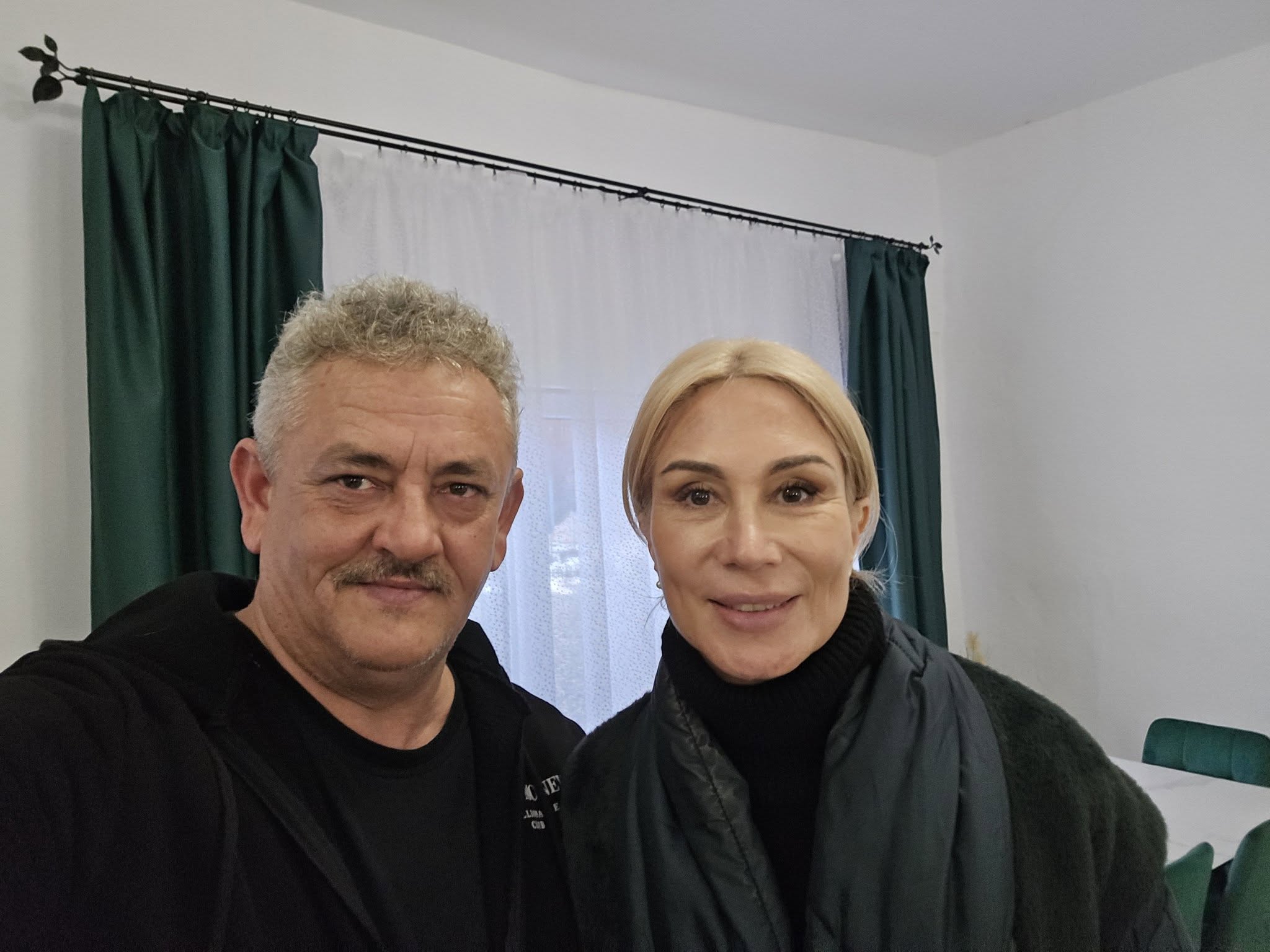 Ovidiu Farcaș, un sibian din Dârlos, și-a săpat un lac în propria curte pentru că îi plăcea pescuitul