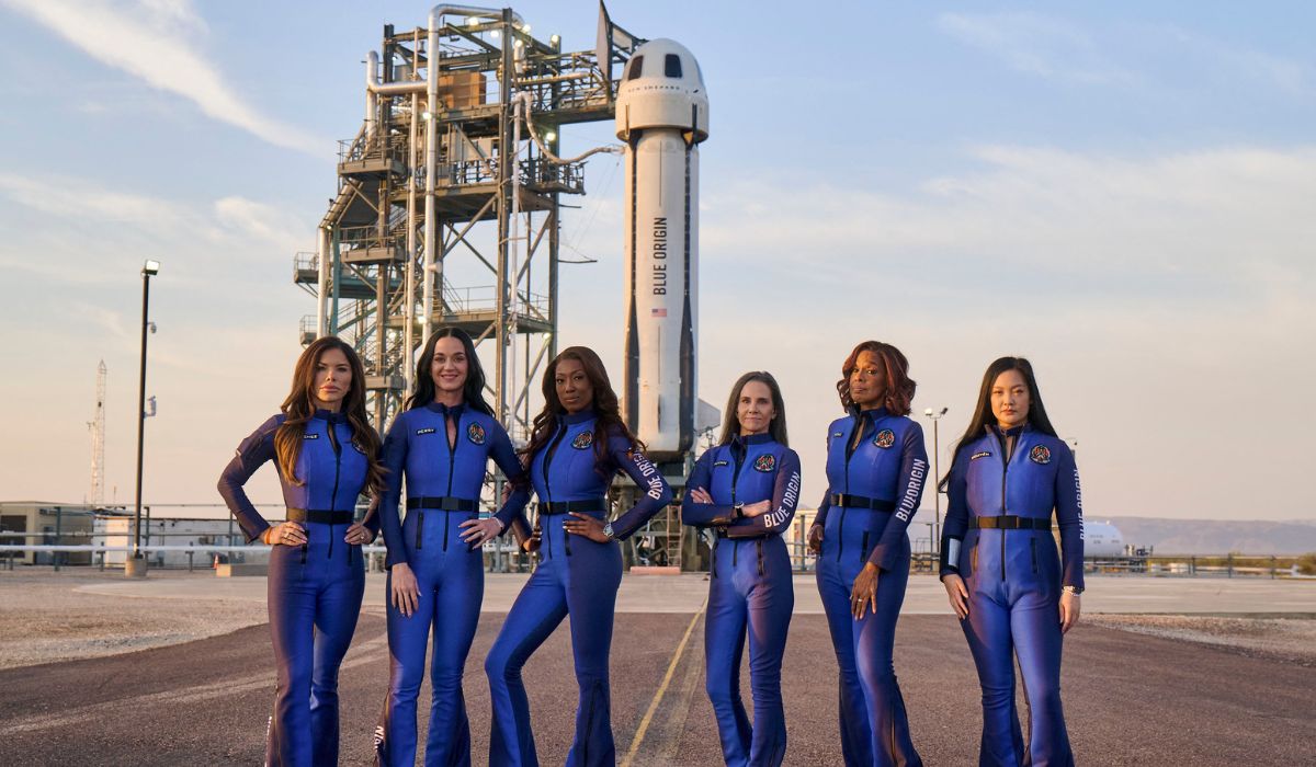 Blue Origin, acuzată de înscenare după un clip cu trapa deschisă din interior, înainte ca Katy Perry să coboare