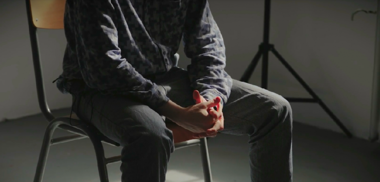 Súlyos milliókkal verte át áldozatait: kamerák előtt vallott tetteiről a tököli rab