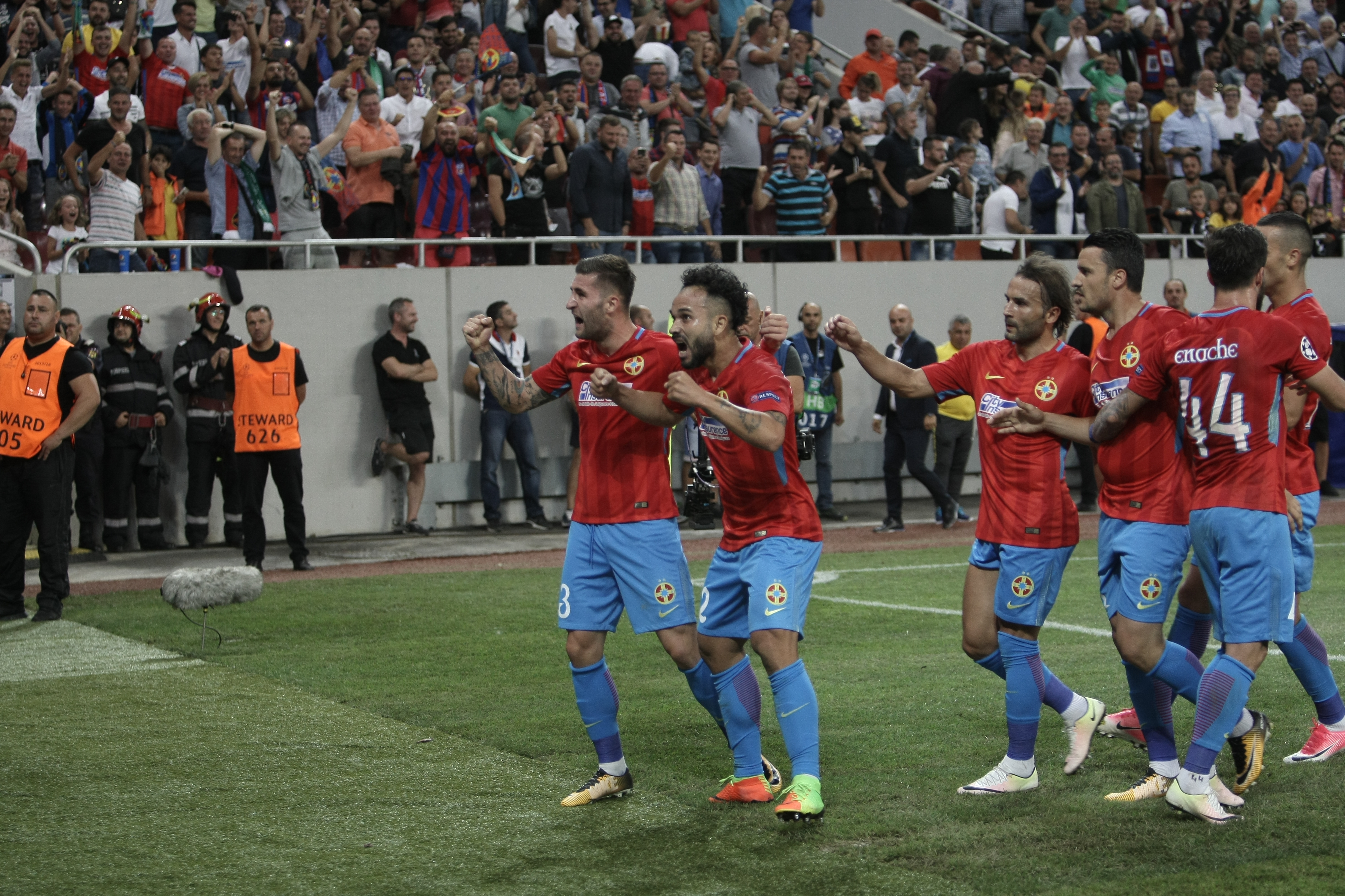 LIVE TEXT FCSB - Sporting 1-5 (play-off, în tur: 0-0). Am luat Battaglia! RușiDică în partea a doua. Rămânem cu Europa League | FOTO&VIDEO