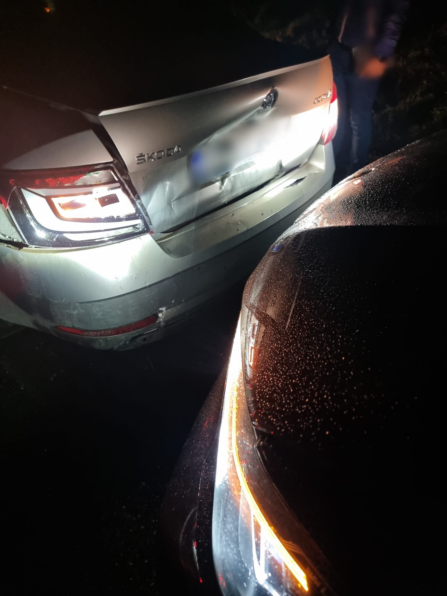 Accident în lanț cu 7 mașini în județul Suceava. Două persoane au fost rănite