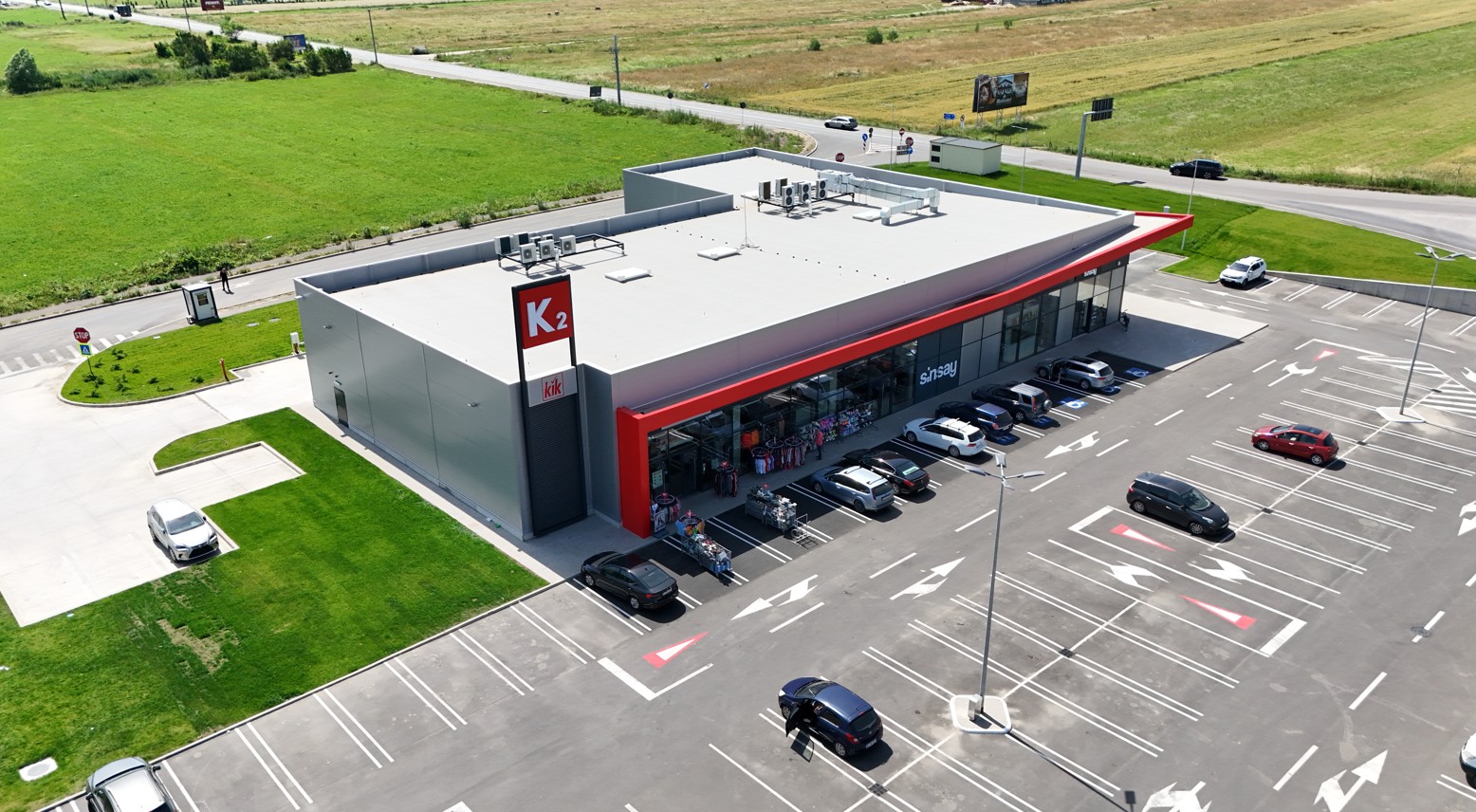 Câți bani cheltuiesc românii când merg la cumpărături în mall sau în parcurile de retail: „Comportamentul de consum a devenit mai selectiv” | EXCLUSIV