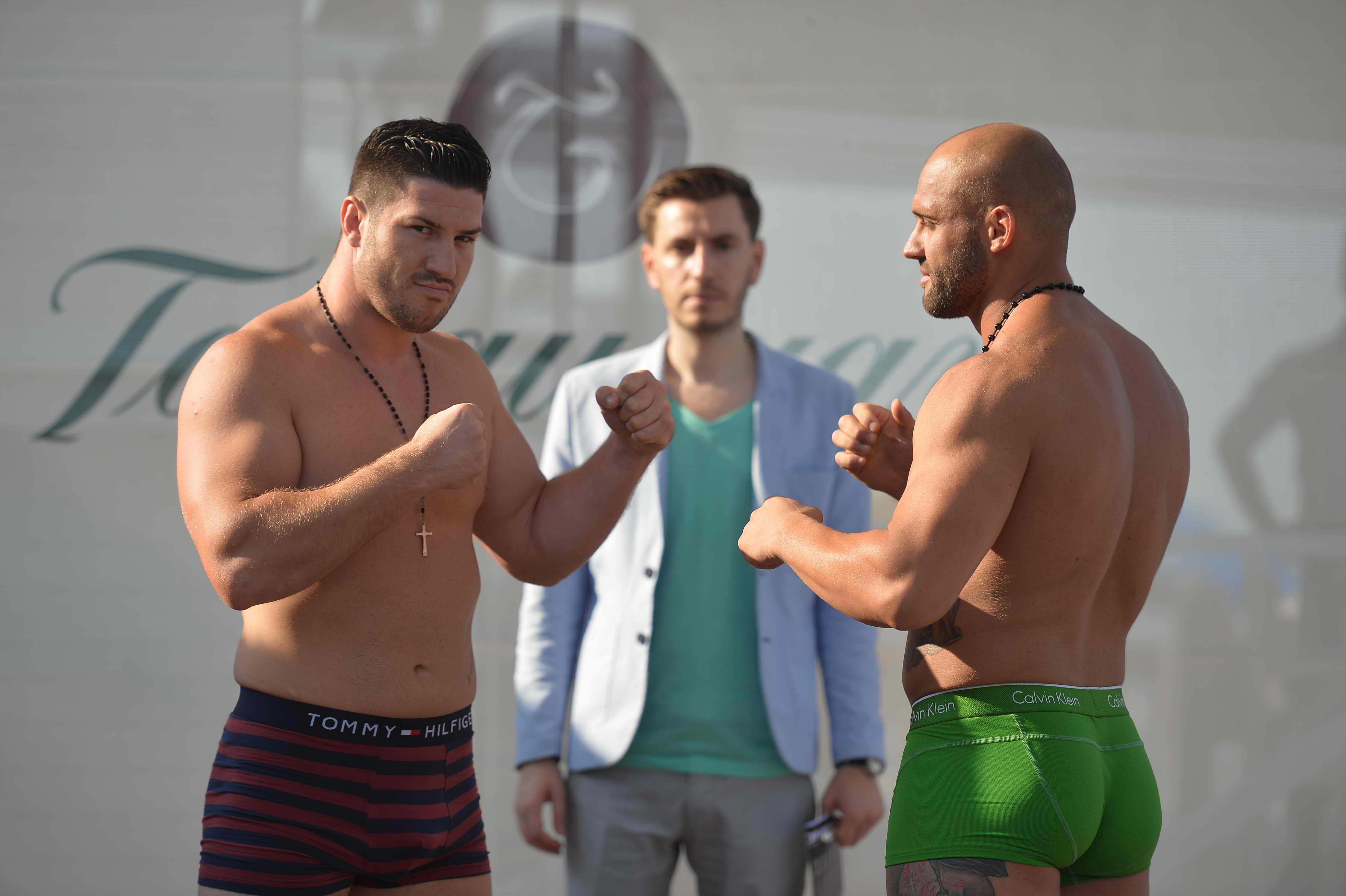Luptătorii de la Superkombat Mamaia au trecut cu bine de proba cântarului / GALERIE FOTO