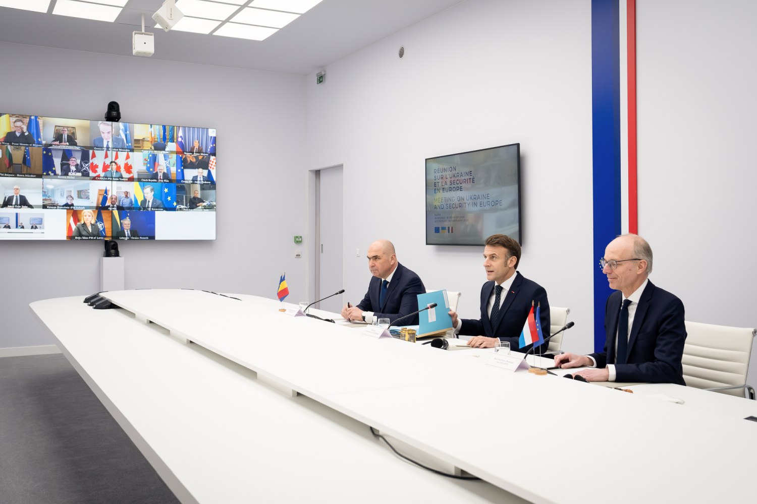 Ilie Bolojan, după discuțiile de la Paris cu Emmanuel Macron și videoconferința cu liderii europeni: „Suntem în vremuri dificile. Vrem o pace justă în Ucraina”