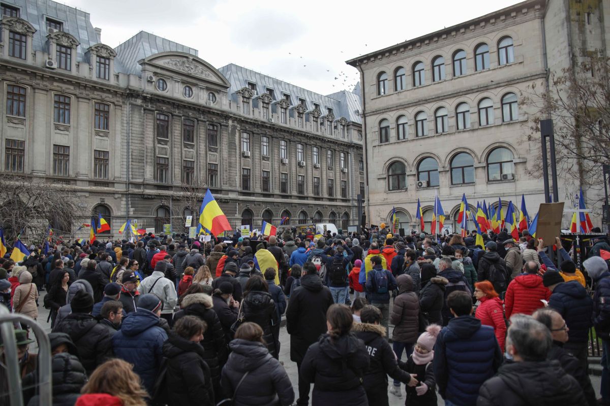 Amenzi de 29.950 de lei după protestul antirestricții din București la care a fost și senatoarea Diana Șoșoacă