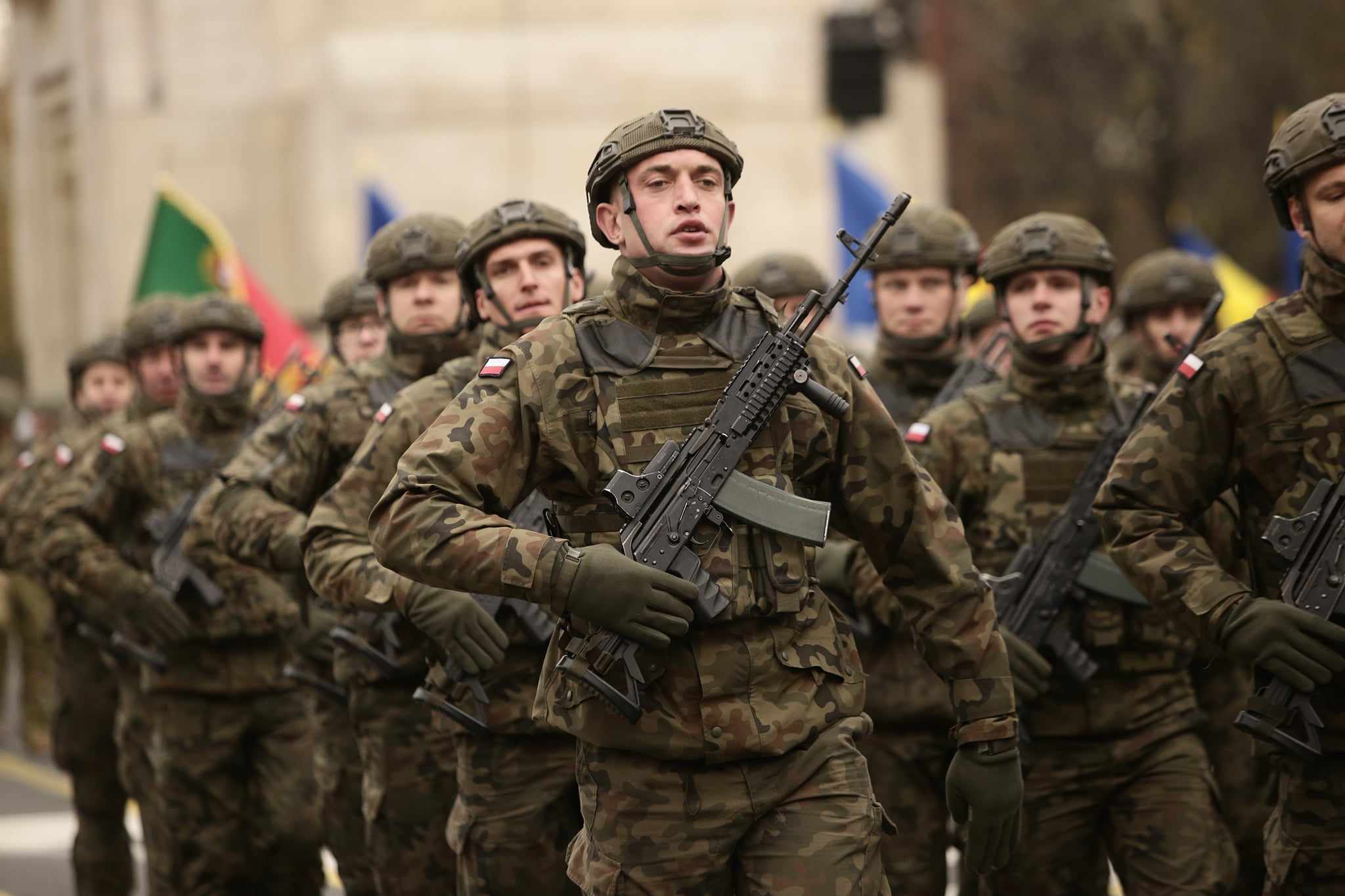 Parada de 1 decembrie 2023 din București. Peste 2.400 de militari, avioane F-16 și Eurofighter au defilat în fața a circa 100.000 de persoane