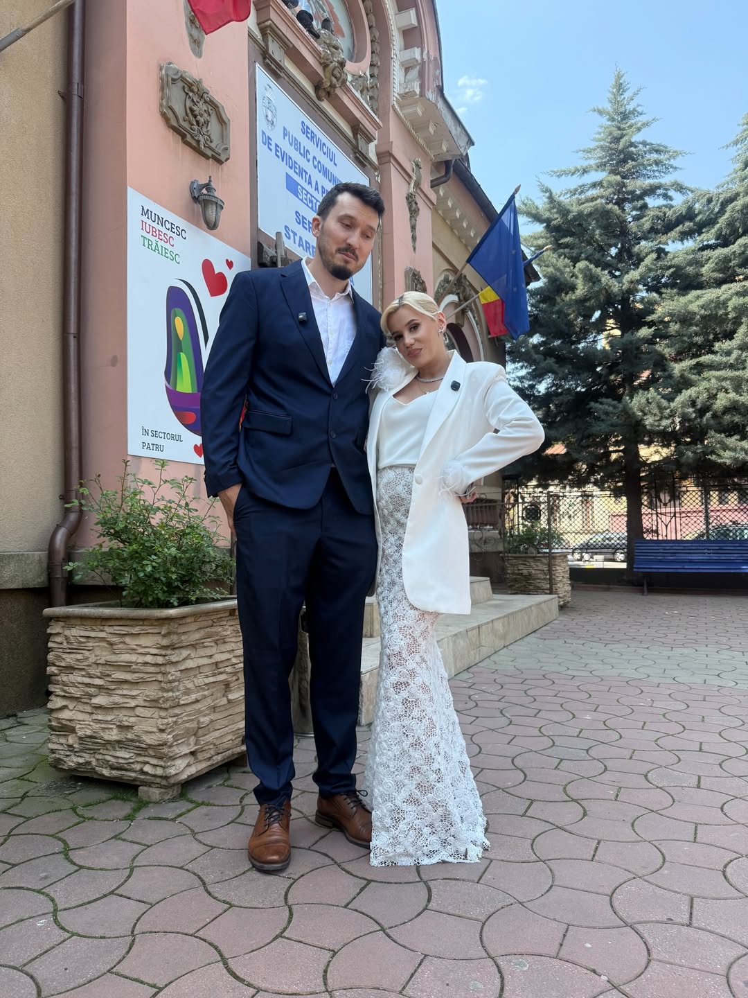 Anisia Gafton s-a căsătorit civil cu Florin Serghei. Imagini de la ceremonia discretă