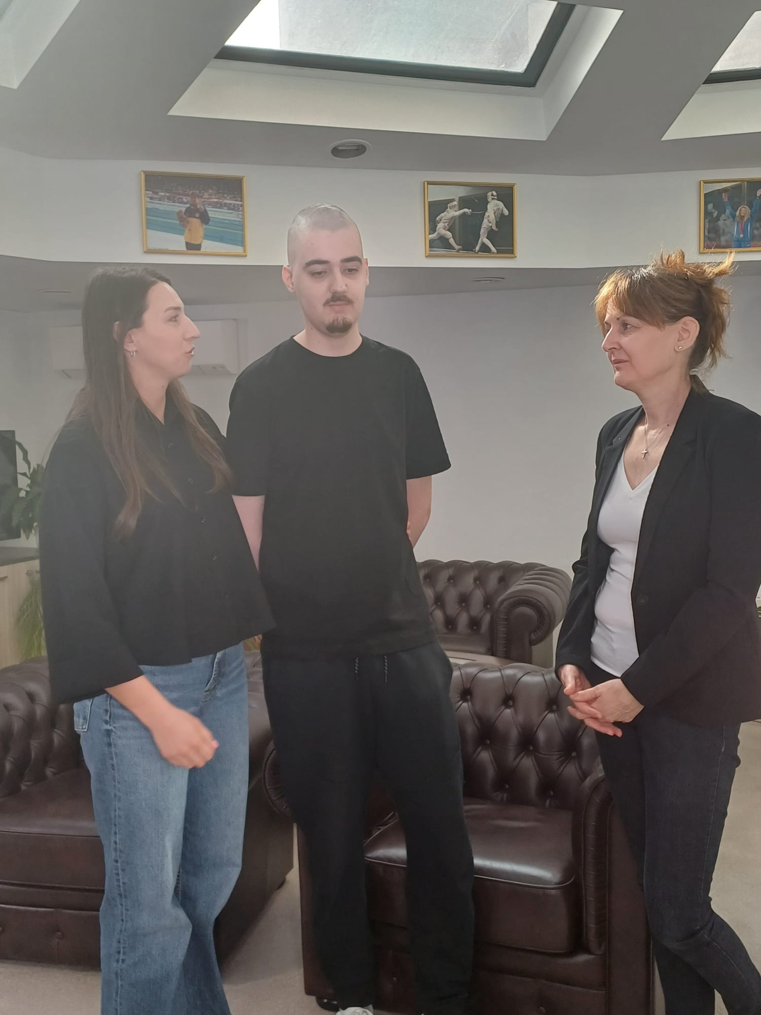 Alex, bolnav de cancer, e în Turcia pentru chimioterapie. Băiatul, fiul a doi foști canotori, are nevoie de 250.000 de euro pentru a face apoi imunoterapie cu un medicament care îi poate salva viața