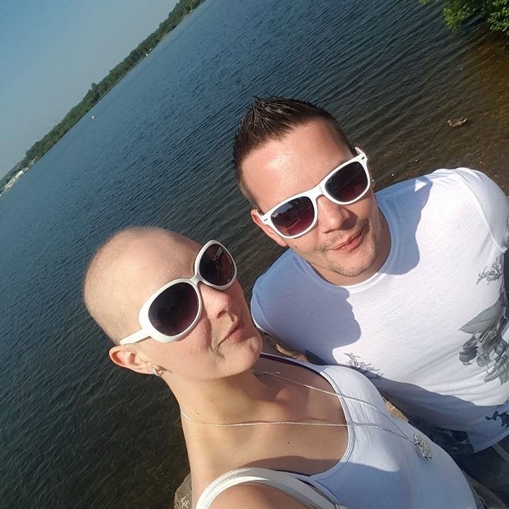 FOTO | O supraviețuitoare a cancerului i-a sfidat pe medici. A rămas gravidă deși nu i s-a dat nicio șansă