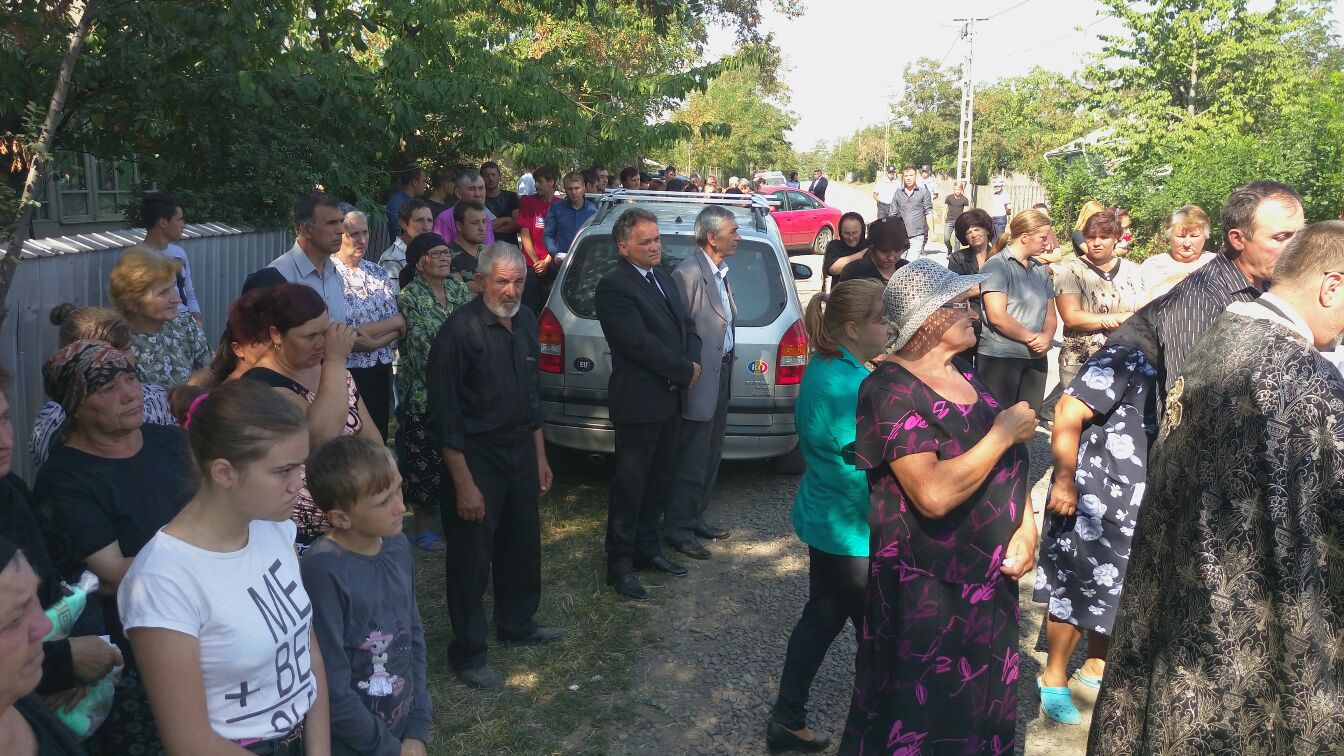 Botoşăneanca decedată în timpul cutremurului din Italia, înmormântată în satul natal! GALERIE FOTO&VIDEO