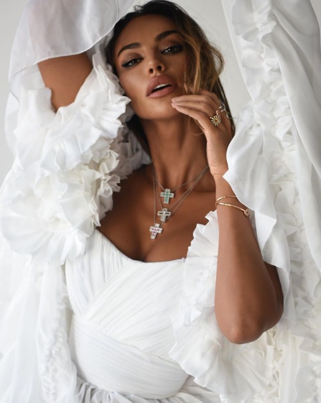 Motivul pentru care Mădălina Ghenea a dispărut de pe rețelele de socializare: „Nu a fost ușor”. A avut parte și de un incident neplăcut