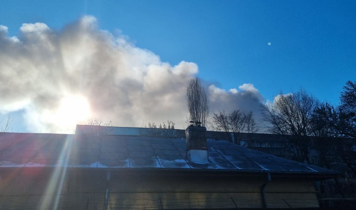 Incendiu puternic la un depozit de pe Bulevardul Iuliu Maniu din București. A fost emis un mesaj RO-Alert