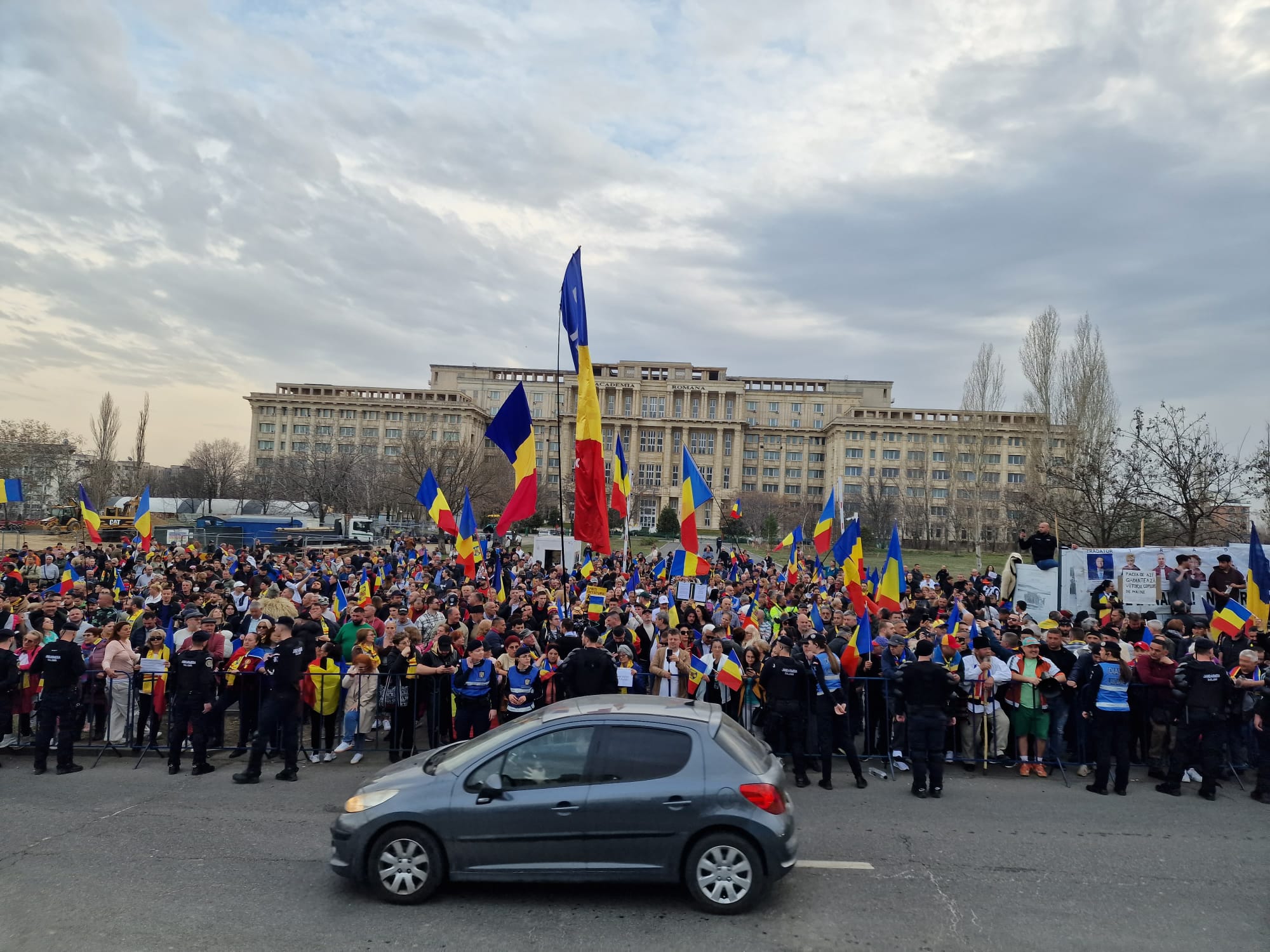 Susținătorii lui Călin Georgescu au fost în fața CCR. Curtea i-a respins contestația, nu mai are nicio șansă de a candida