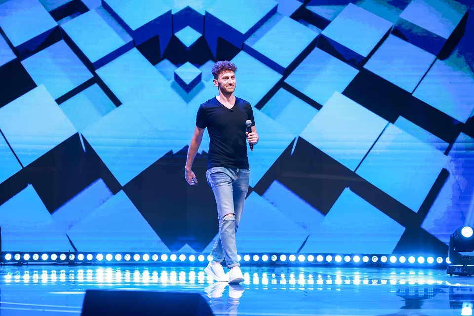 Cine este Mahmoud Chaher, sirianul de la „iUmor” sezonul 13. Concurentul s-a calificat direct în finală