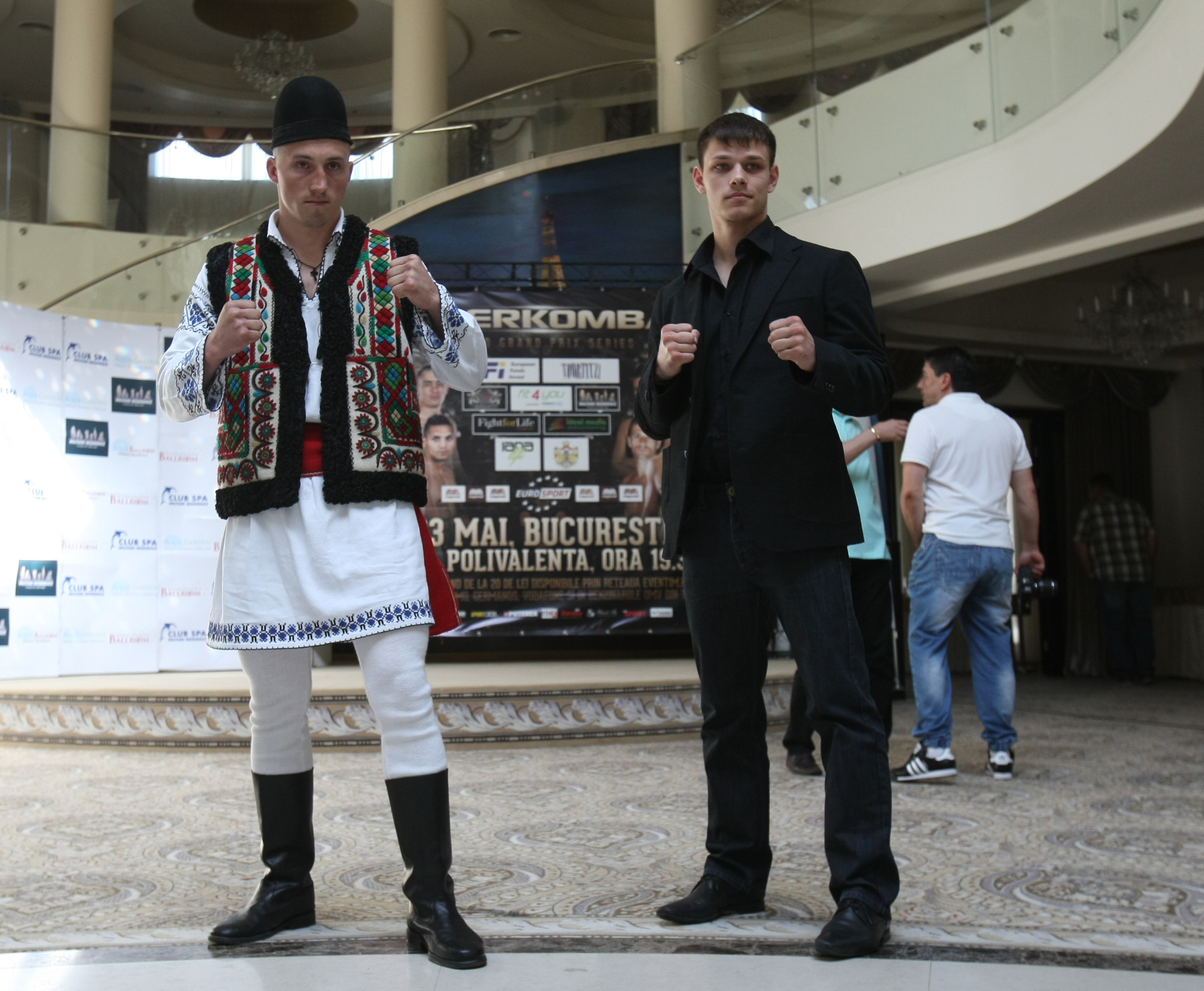 Luptătorii de la Superkombat București au trecut cu bine de proba cântarului oficial / GALERIE FOTO