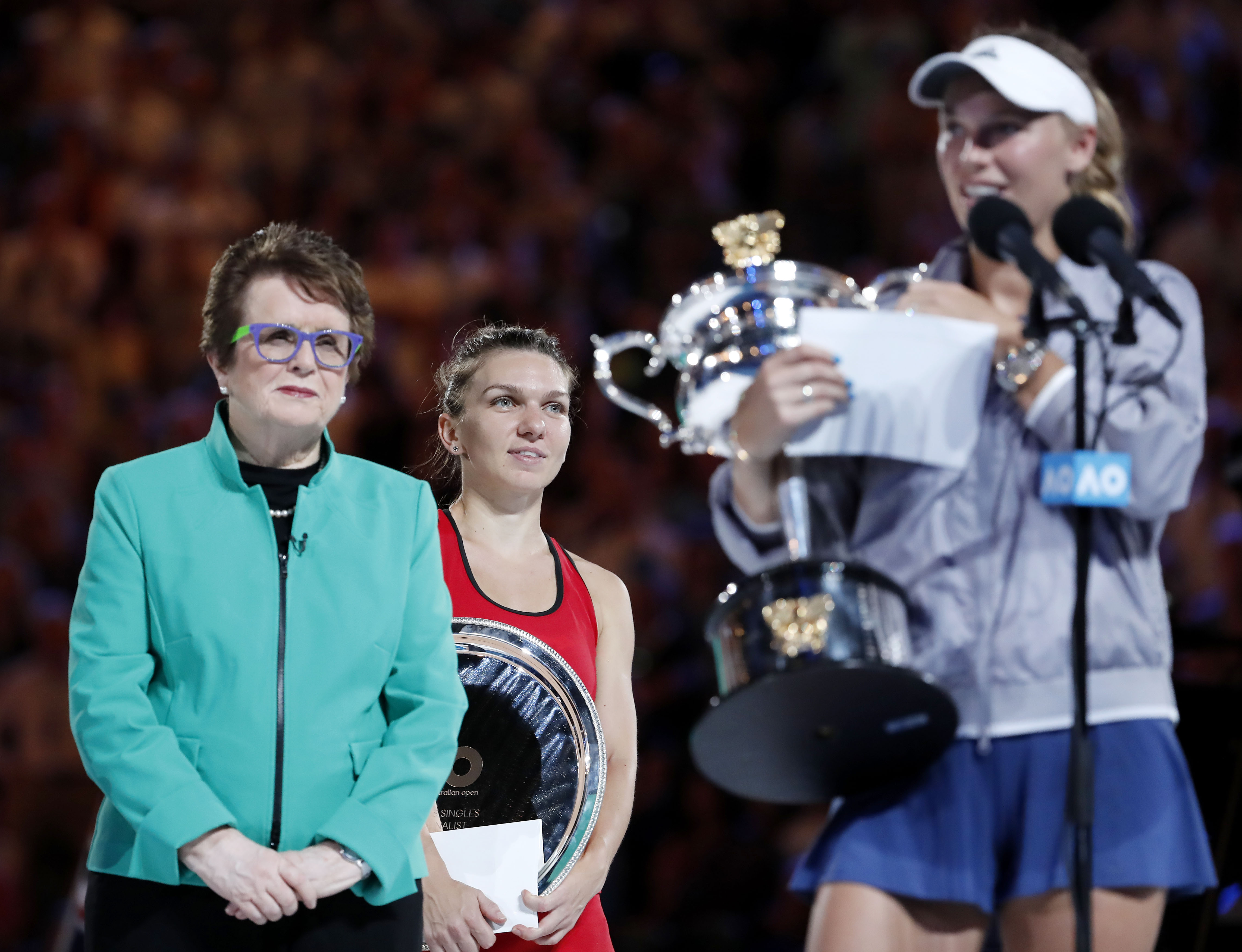 Wozniacki a petrecut cu șampania învingătorului. Și cu iubitul baschetbalist! Halep: ”Am plâns”/ FOTO cu premierea