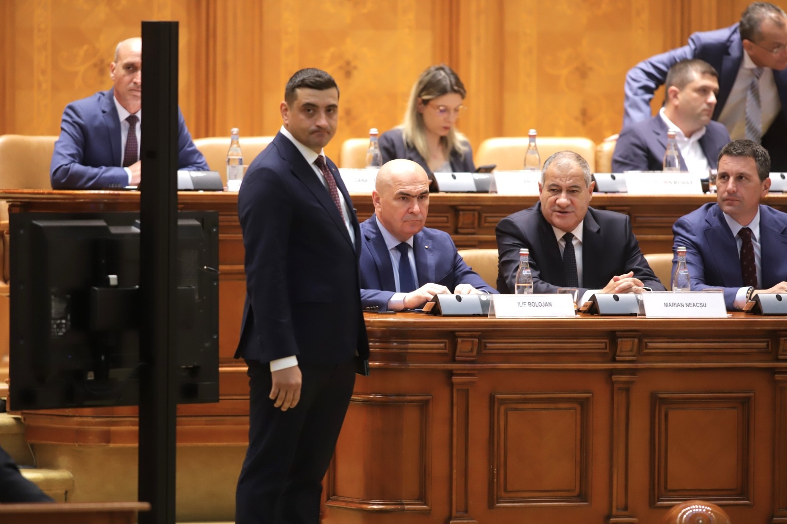 Apogeul rușinii politice. AUR și partenerii săi au bătut recordul minimului de voturi la o moțiune de cenzură