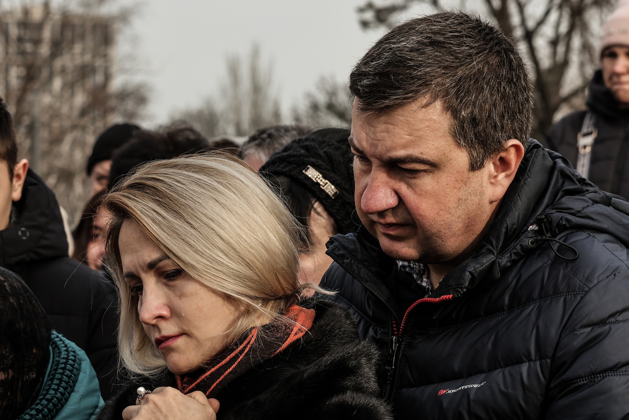 „Ne-a rămas de la el doar un șorț”. Destinul tragic al lui Maksym, adolescentul ucis de ruși în blocul morții din Dnipro. Părinții săi plecaseră de acasă