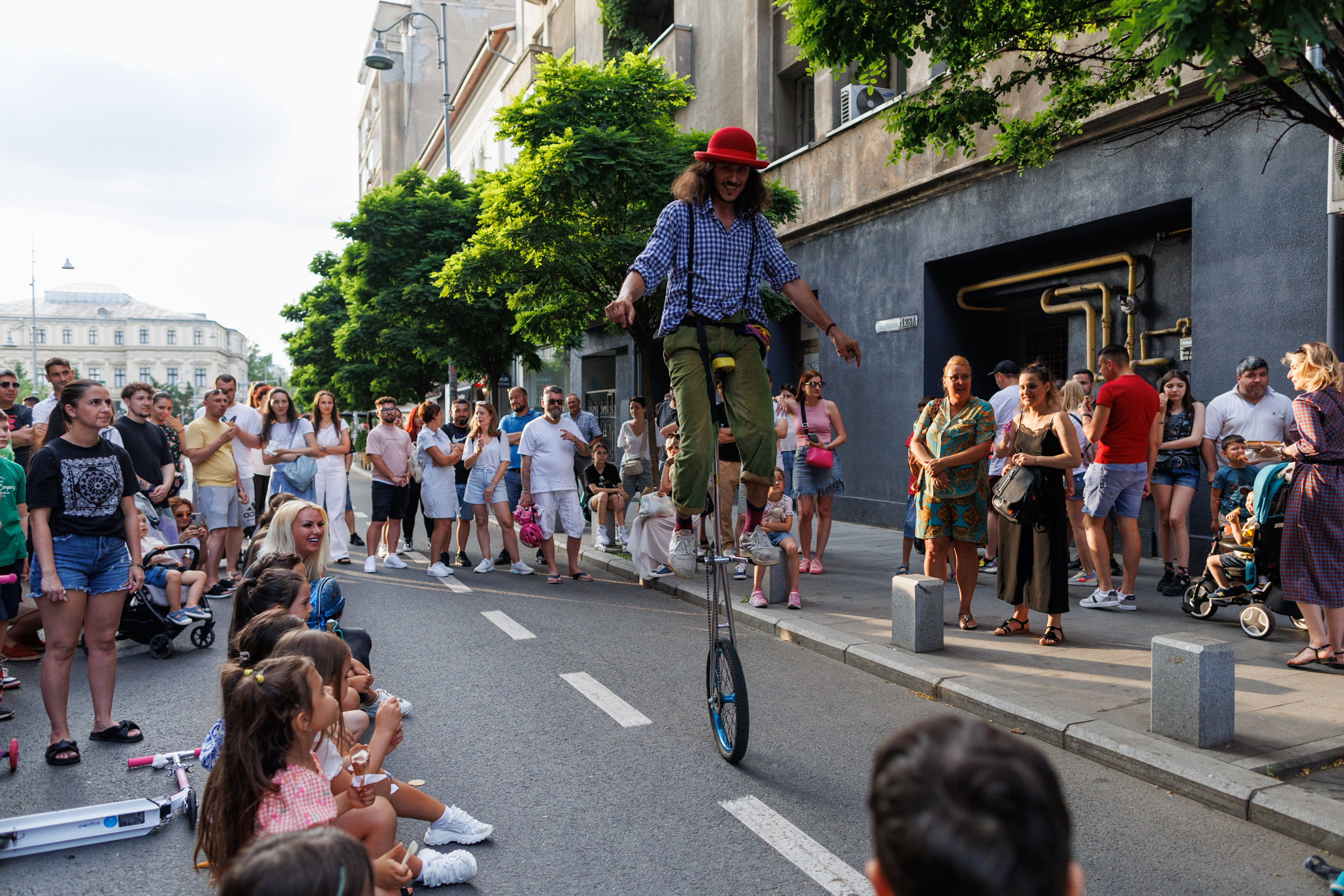 FOTOREPORTAJ. „B-Fit in the Street” în 50 de imagini. 200 de artişti din Spania, Franţa și Italia au făcut spectacol pe străzile din București