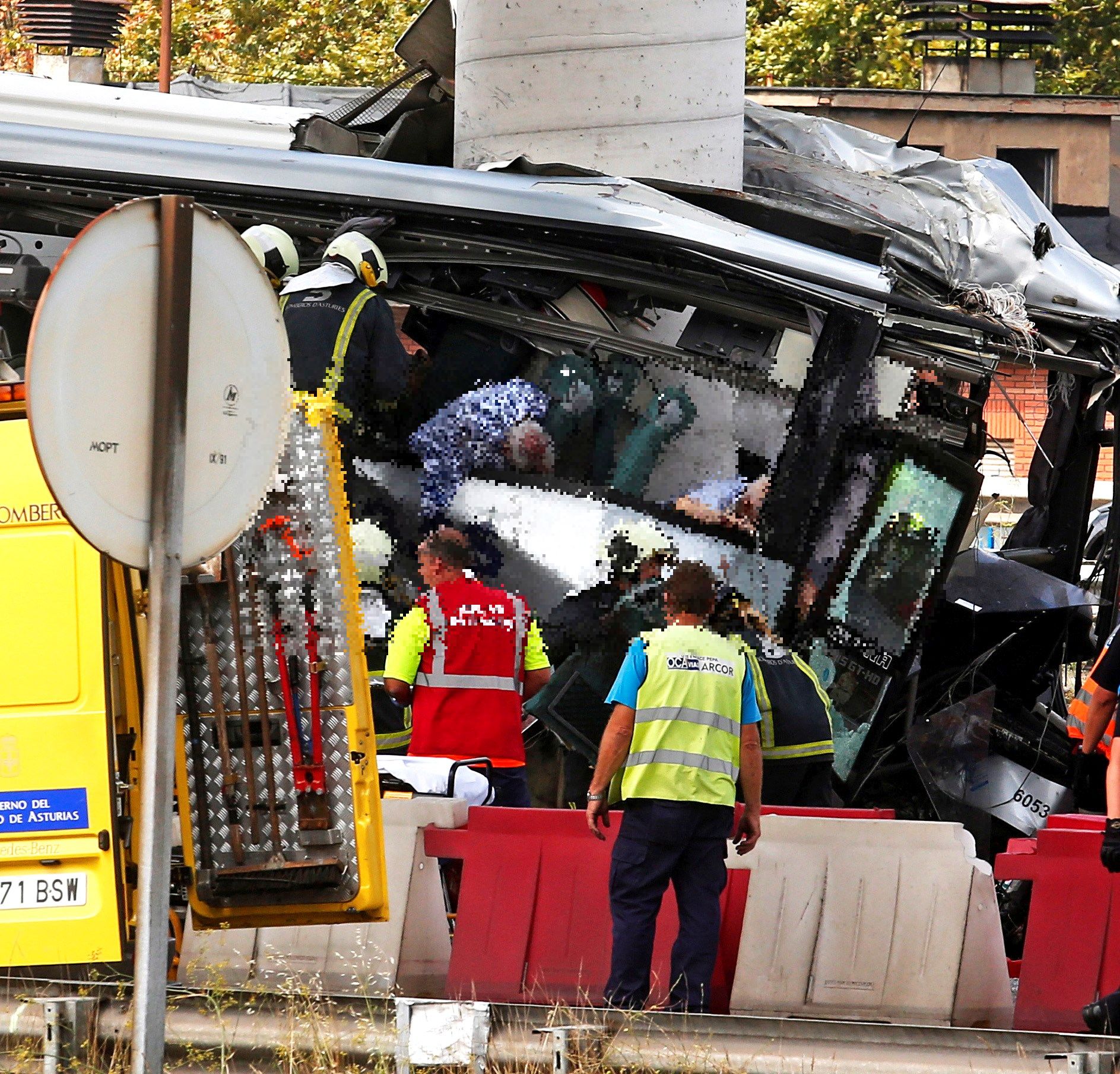 IMAGINI ȘOCANTE | Accident grav cu un autocar în Spania: Cinci persoane au murit și 16 sunt rănite. Precizări de la MAE