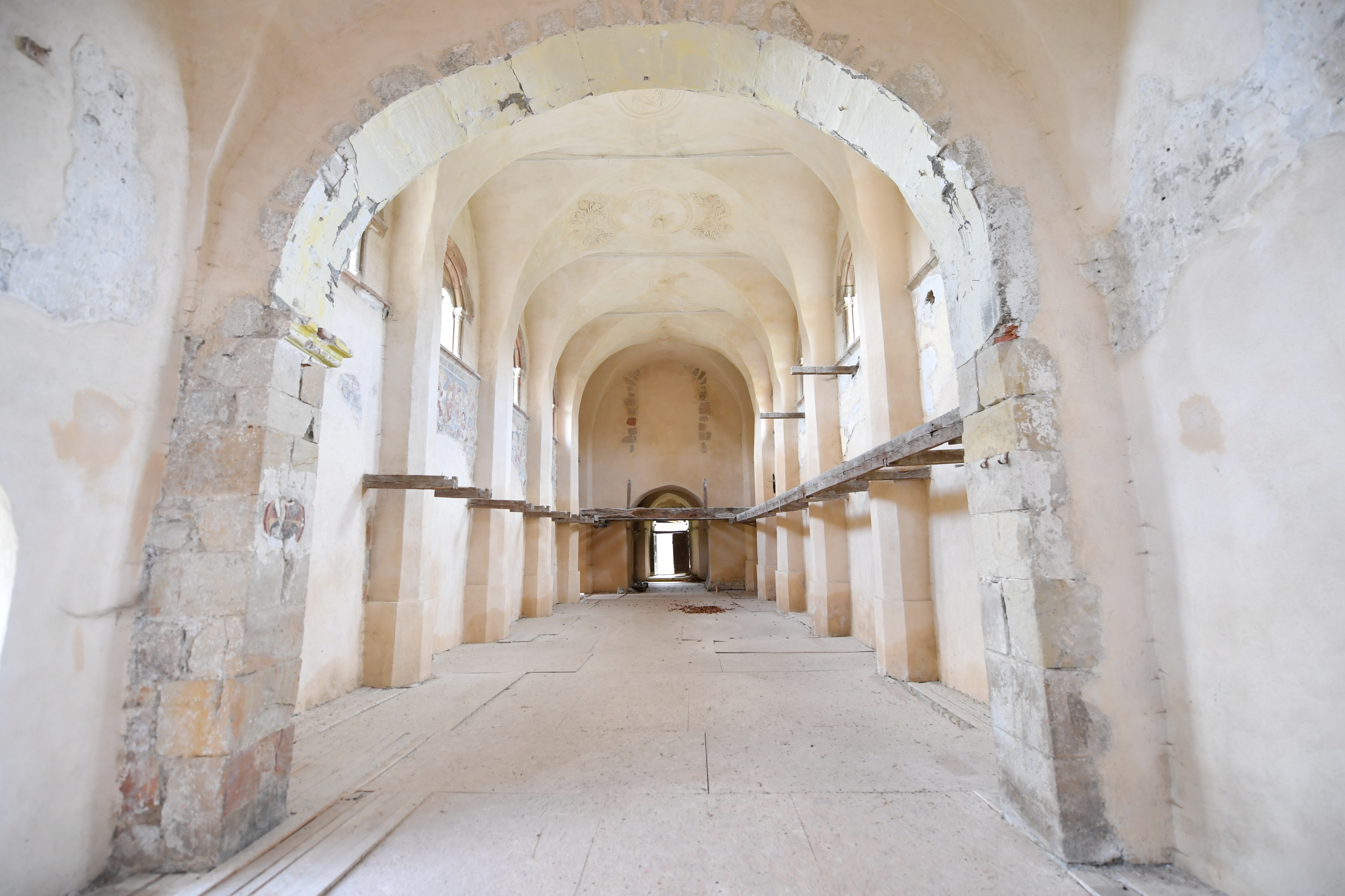 UPDATE: Prințul Charles a vizitat trei biserici medievale abandonate din Transilvania / FOTO&VIDEO