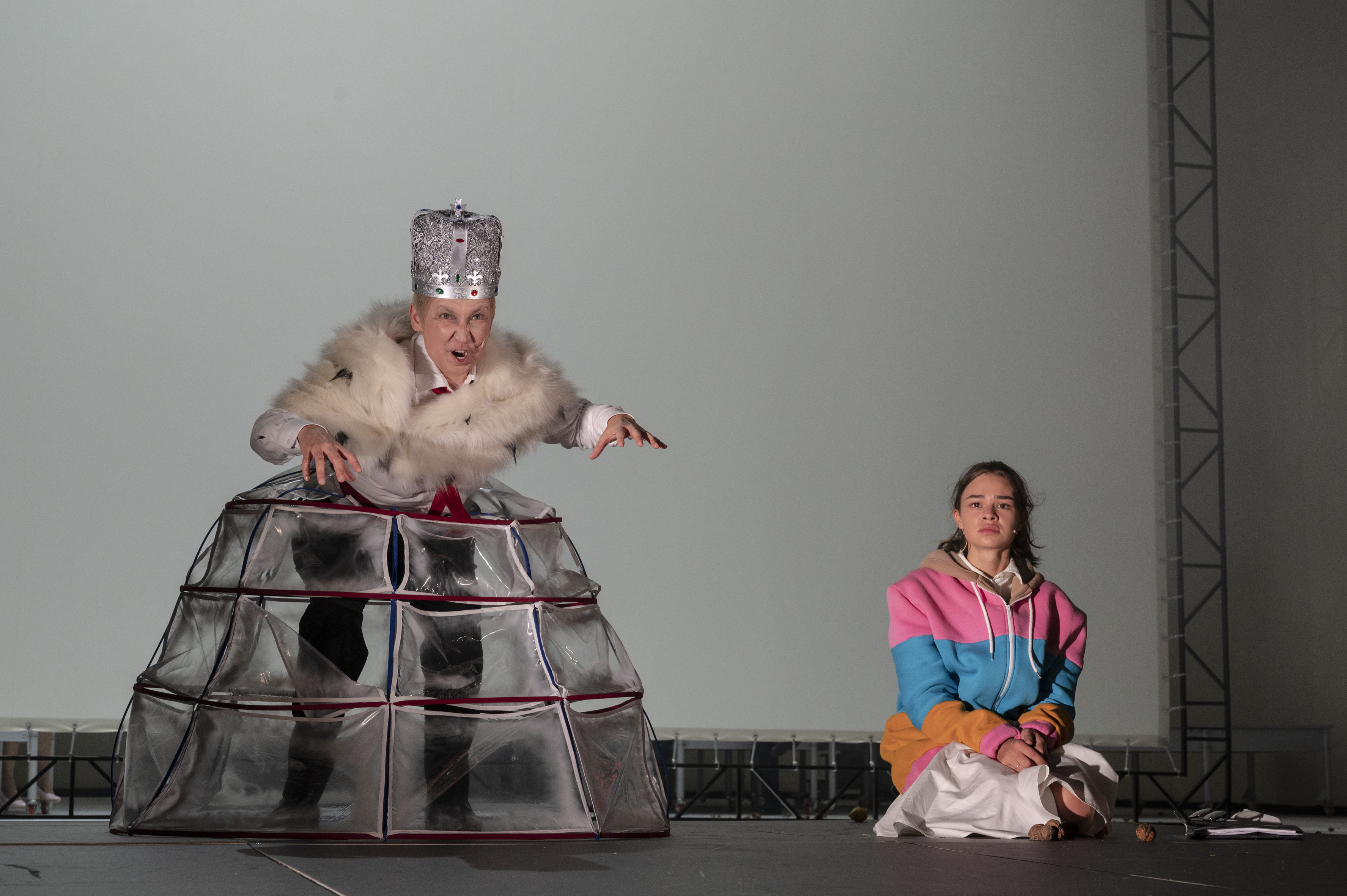 CORESPONDENȚĂ DIN SOFIA. Putin, condamnat pe o scenă de teatru din Bulgaria, unde peste 30% din populație îl apreciază. „Mai devreme sau mai târziu, răul începe să se roadă din interior”