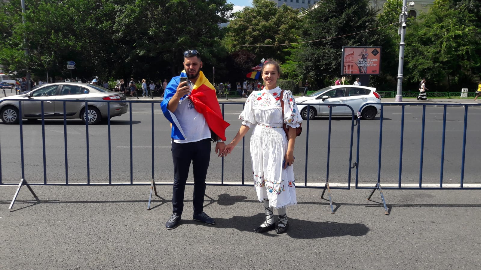 LIVE TEXT/ Mitingul diasporei, în Piața Victoriei. Război total între jandarmi și huligani (FOTO&VIDEO)