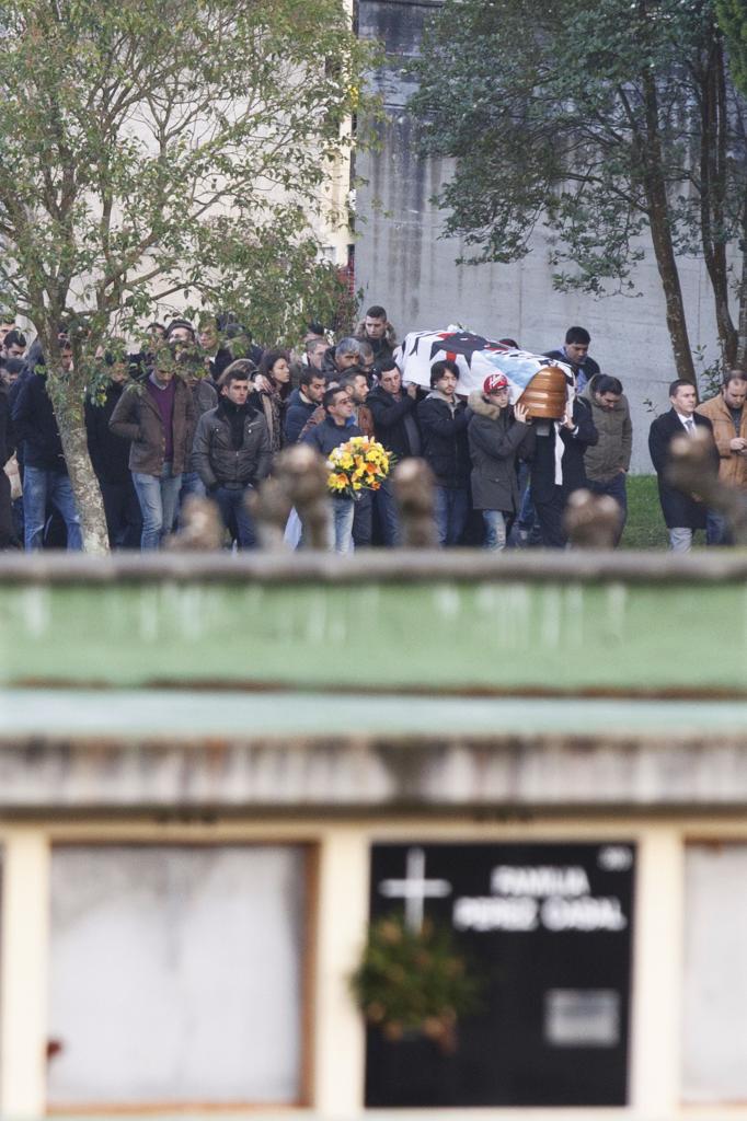 Trei ARESTAȚI în Spania după UCIDEREA unui fan. La funeraliile acestuia a fost puhoi de lume