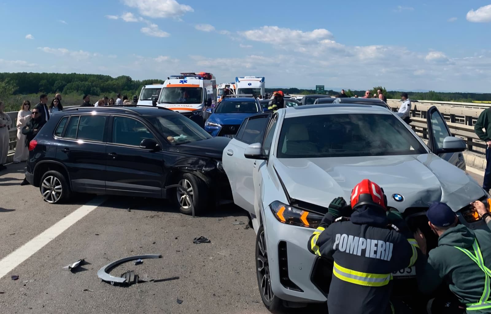 Șașe mașini s-au lovit pe Autostrada A3 la Râfov, Prahova, provocând blocarea temporară a sensului spre București / O persoană rănită